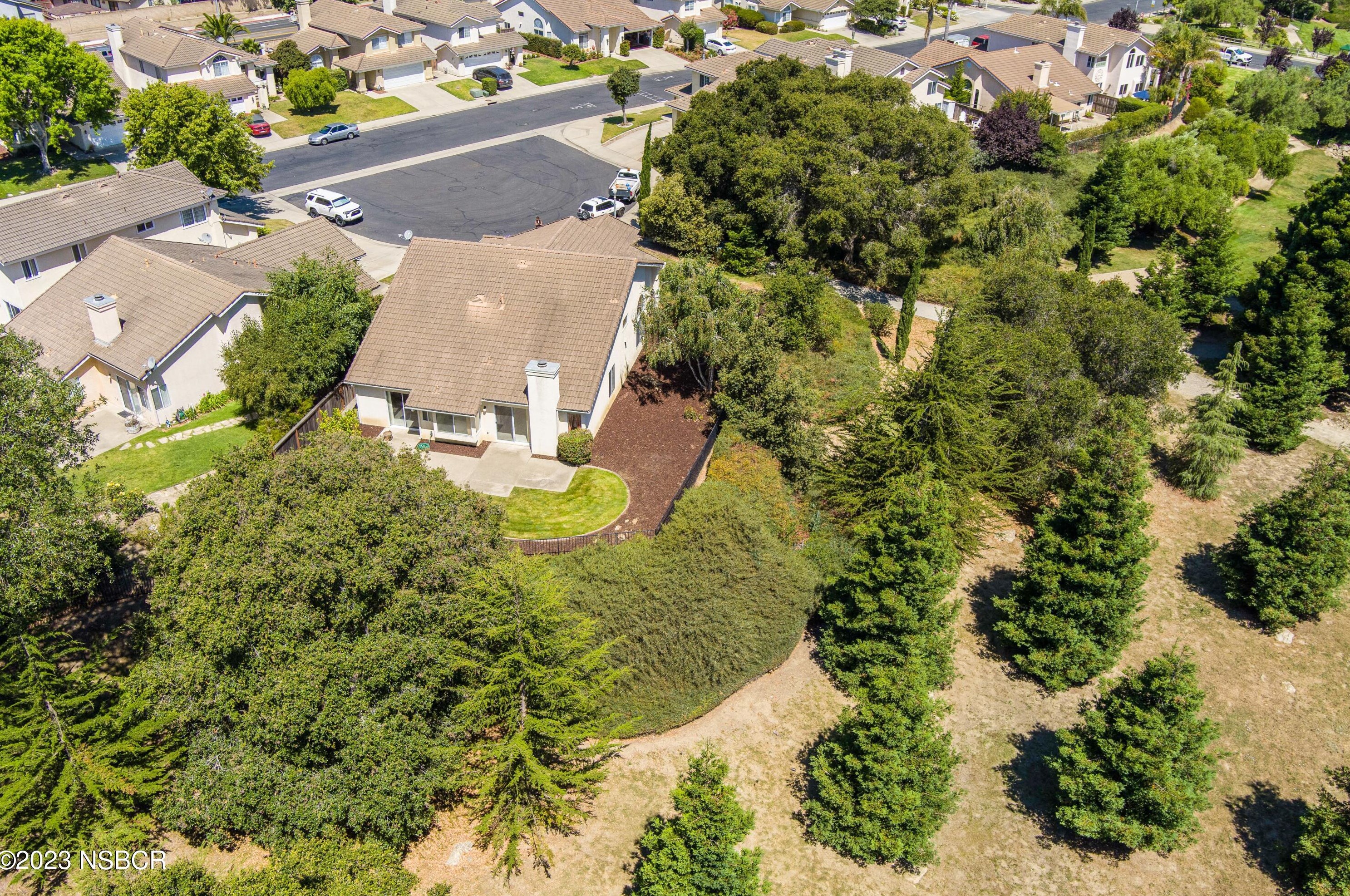 1224 Westbrook Dr, Lompoc CA 93436-8105 exterior