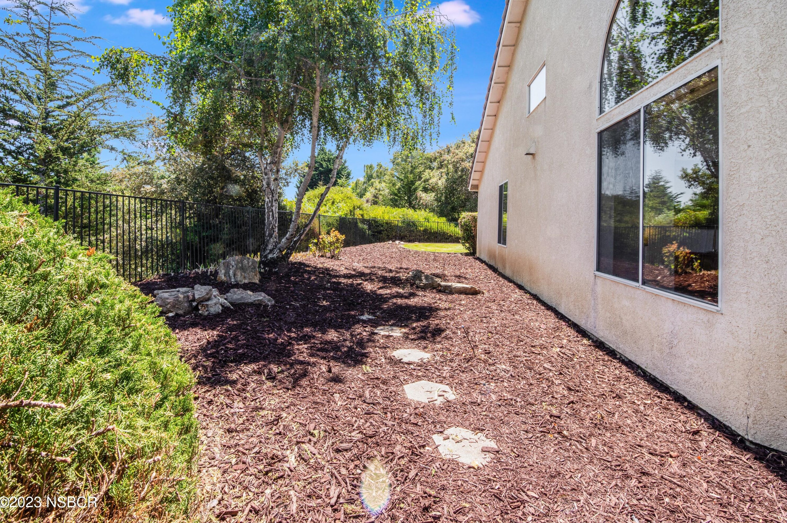 1224 Westbrook Dr, Lompoc CA 93436-8105 exterior