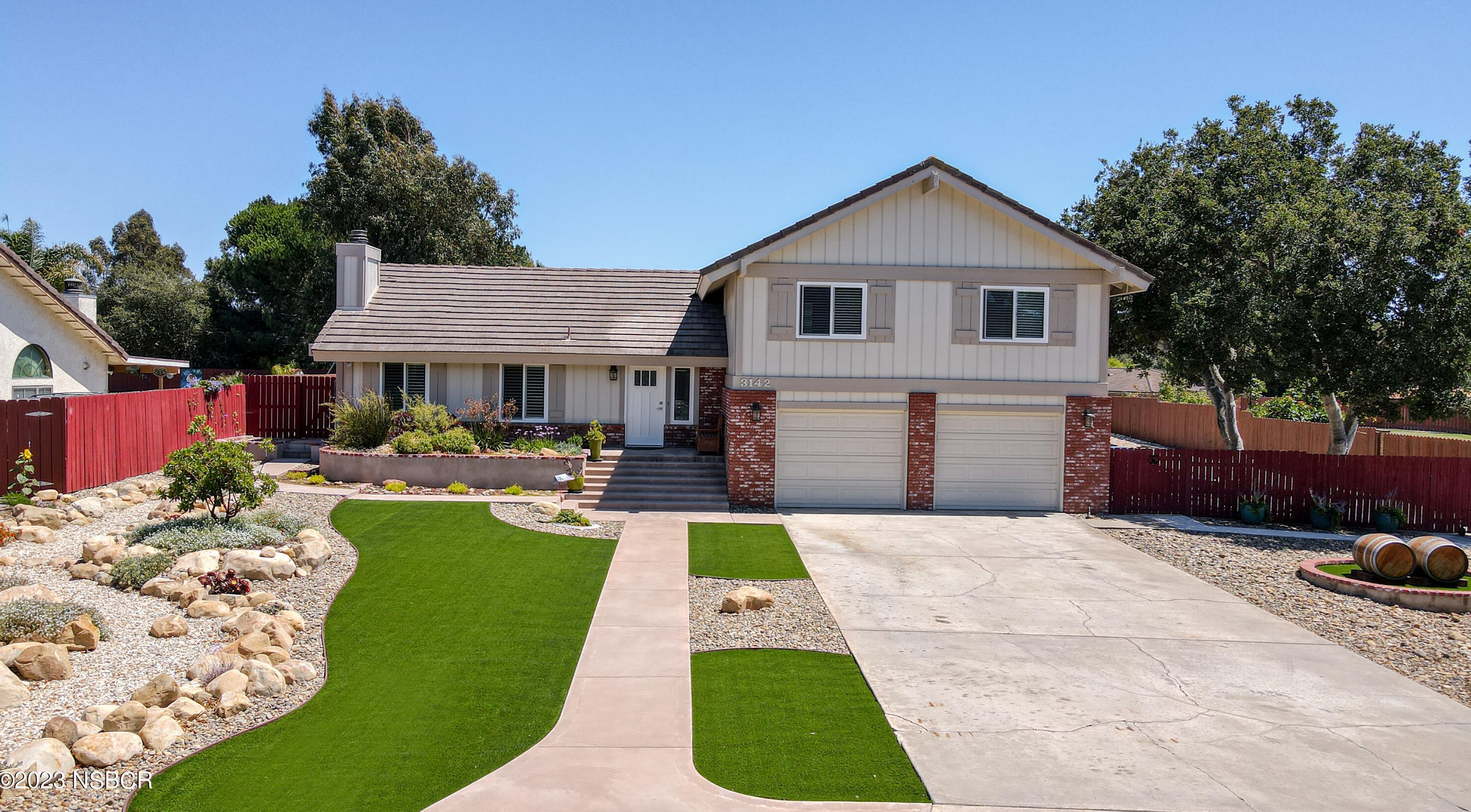 3142 Courtney Dr, Lompoc, CA 93436-2347