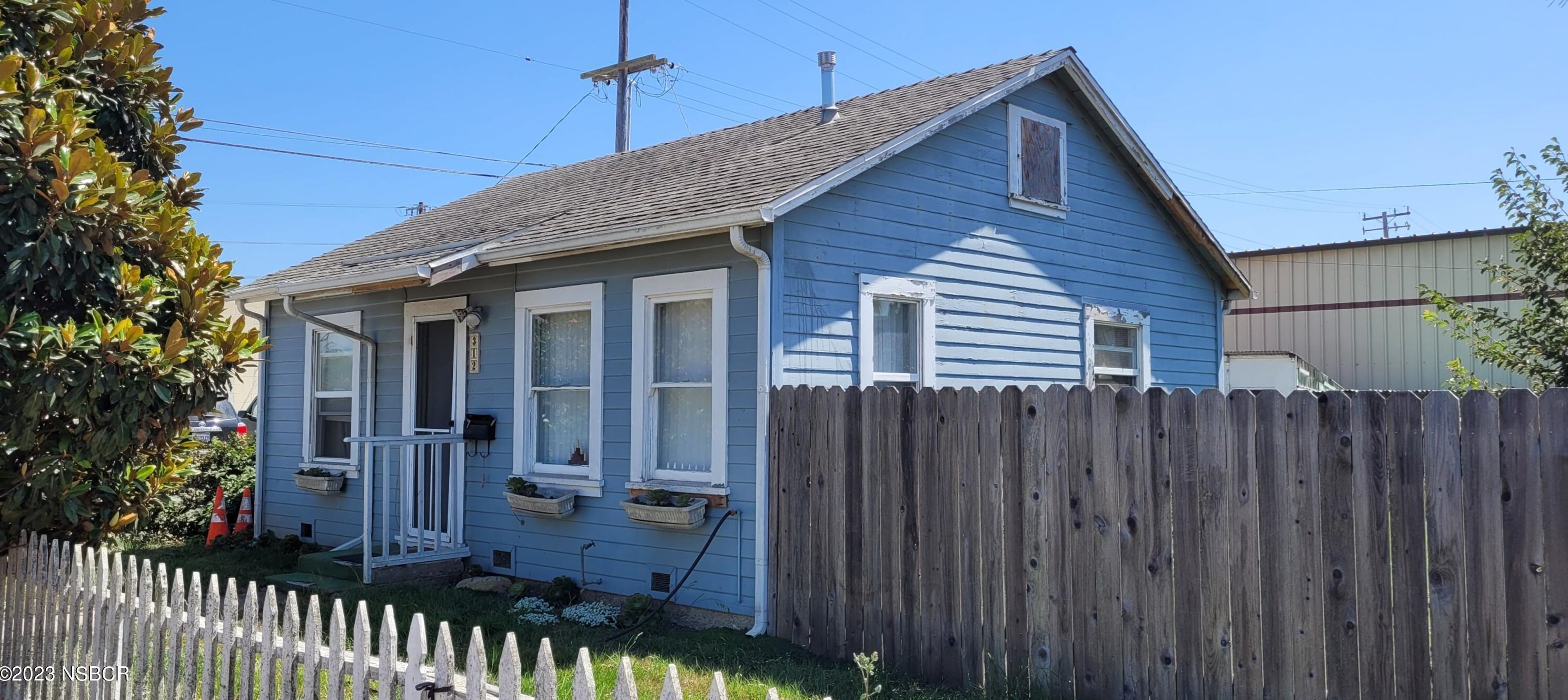 312 Walnut Ave, Lompoc, CA 93436-6835