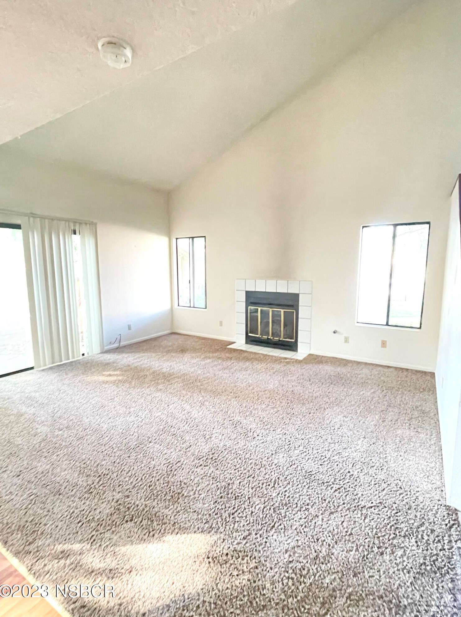 188 Village Circle Dr, Lompoc, CA 93436-5607