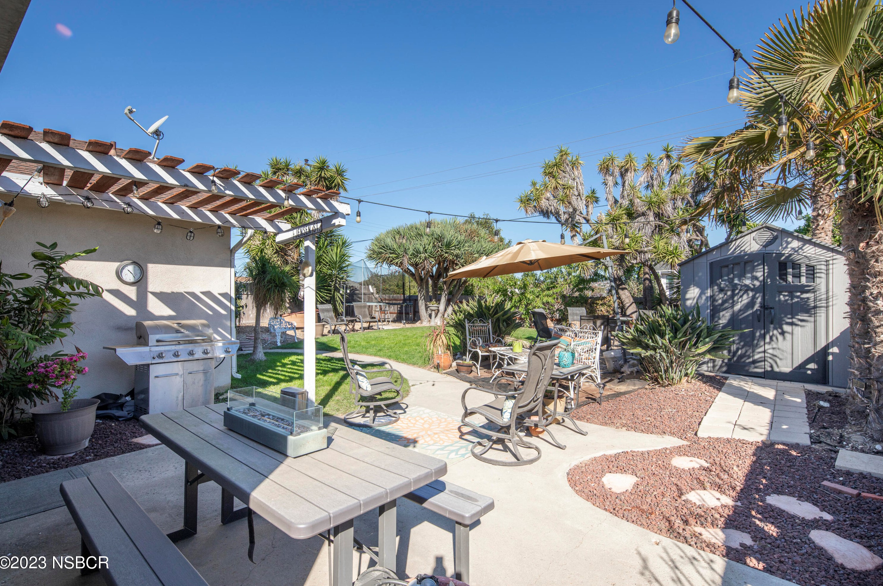 988 Magnolia Dr, Pismo Beach CA  93420-4233 exterior