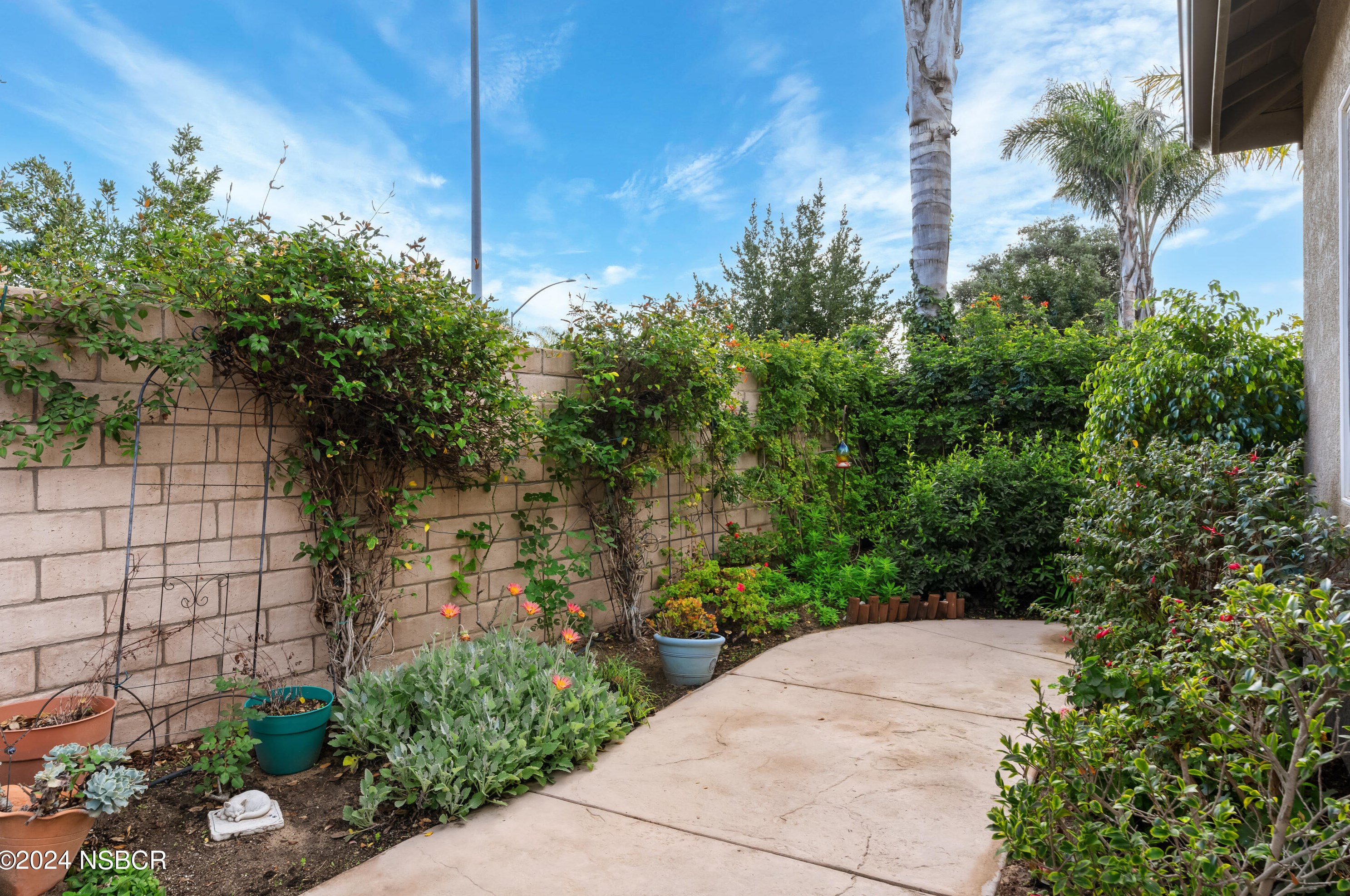 2518 Calderon Dr, Santa Maria CA  93455-7410 exterior
