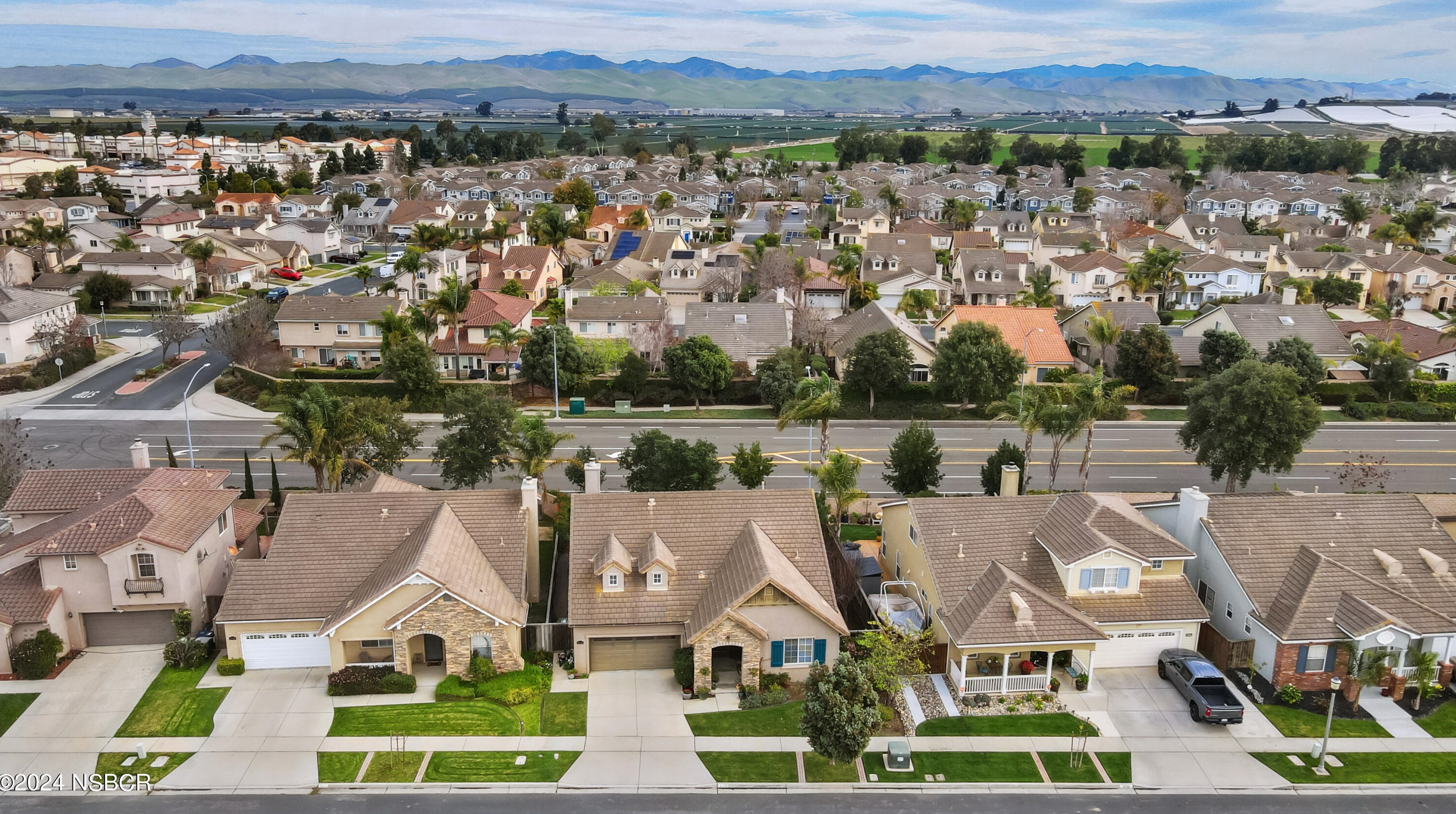 2518 Calderon Dr, Santa Maria CA  93455-7410 exterior