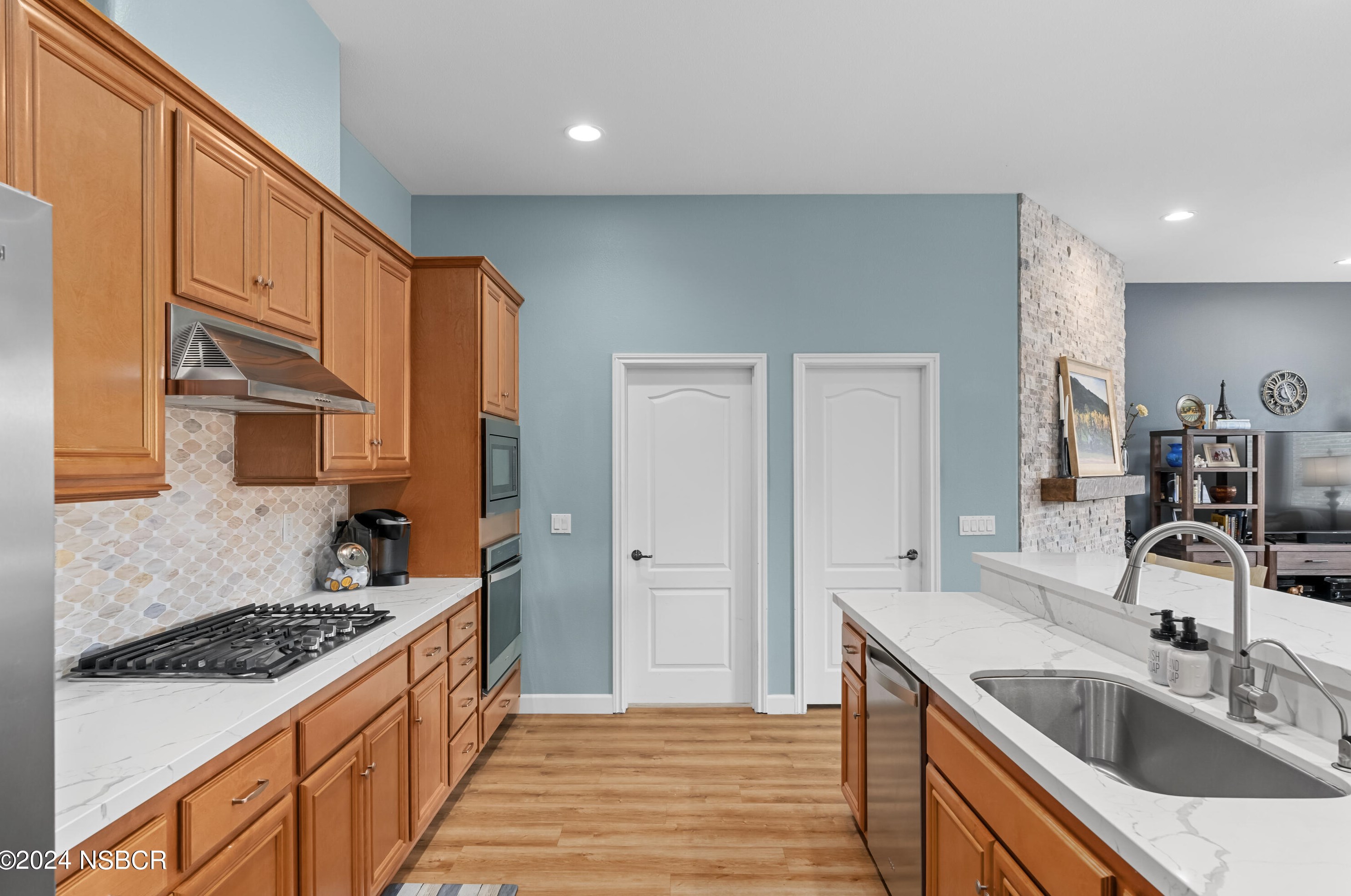 2518 Calderon Dr, Santa Maria CA  93455-7410 exterior