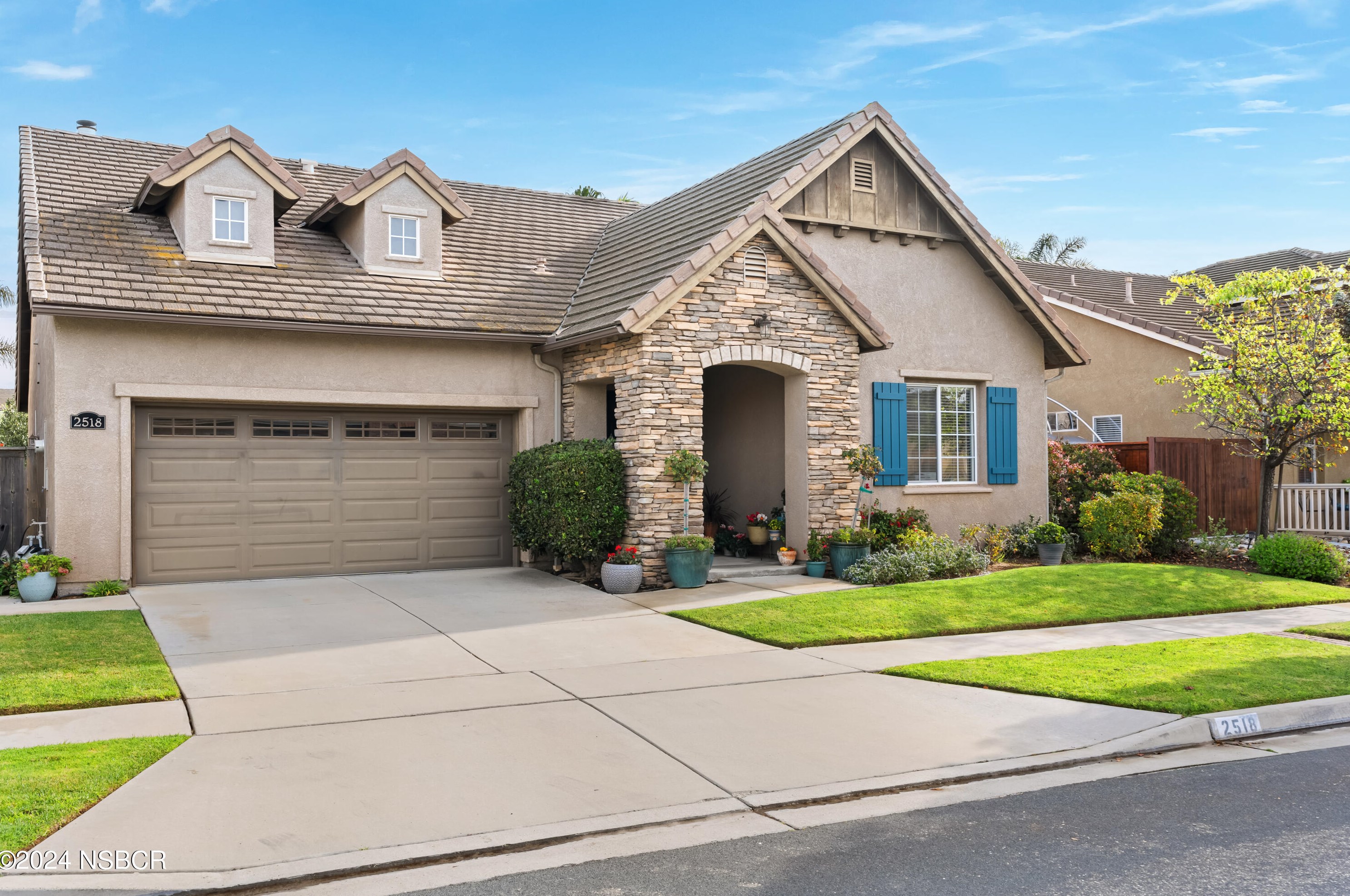 2518 Calderon Dr, Santa Maria CA  93455-7410 exterior