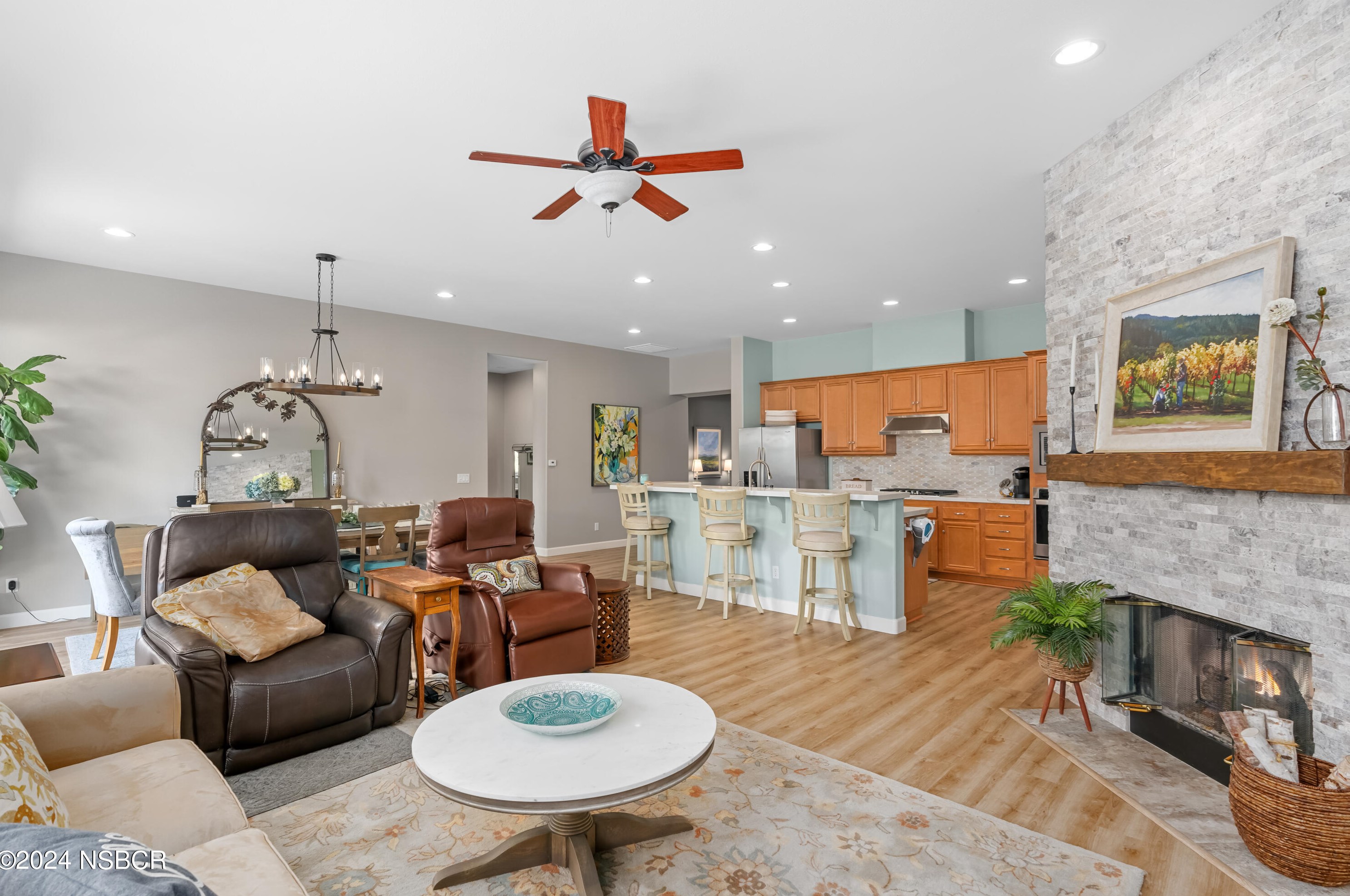 2518 Calderon Dr, Santa Maria CA  93455-7410 exterior