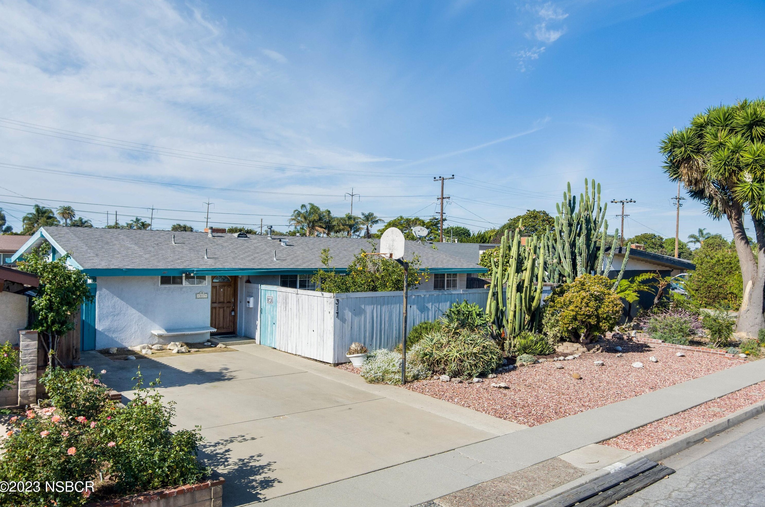 317 6th St, Lompoc, CA 93436-6225