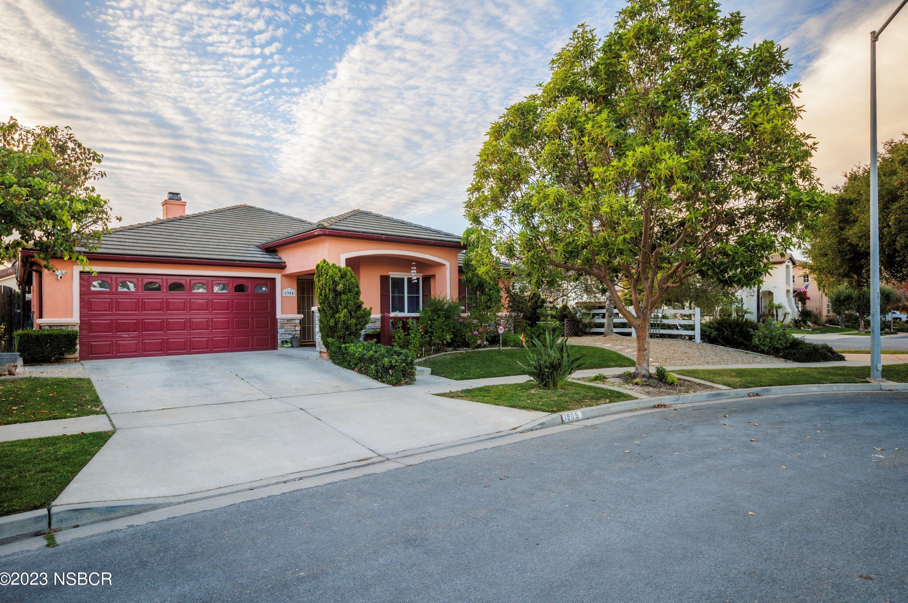 1905 Noroeste Ave, Santa Maria, CA 93458