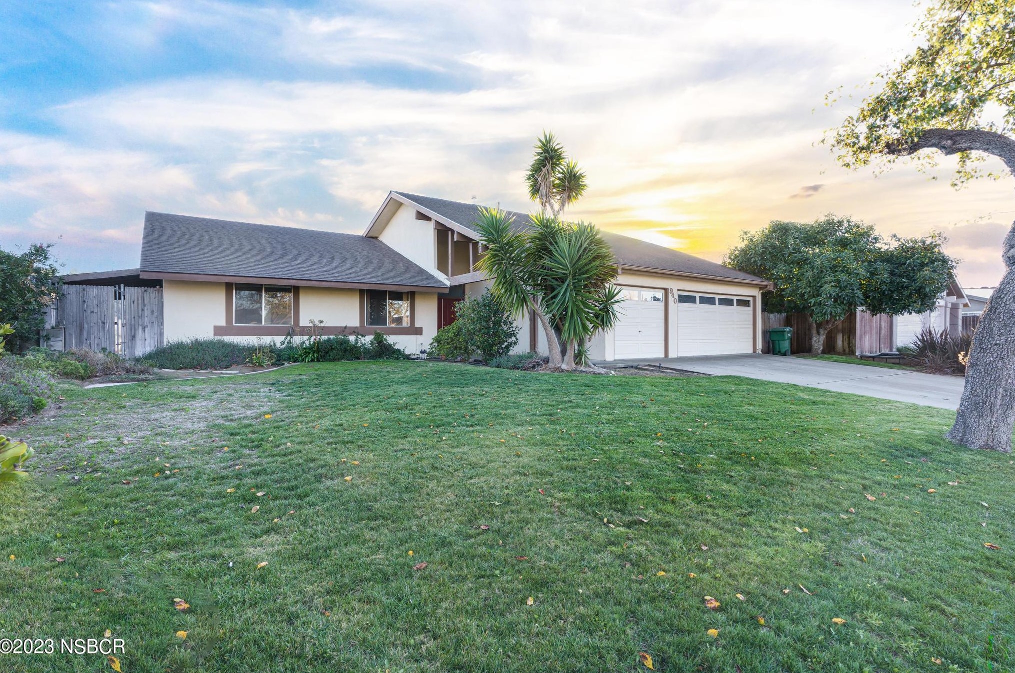 940 Woodmere Rd, Santa Maria, CA 93455