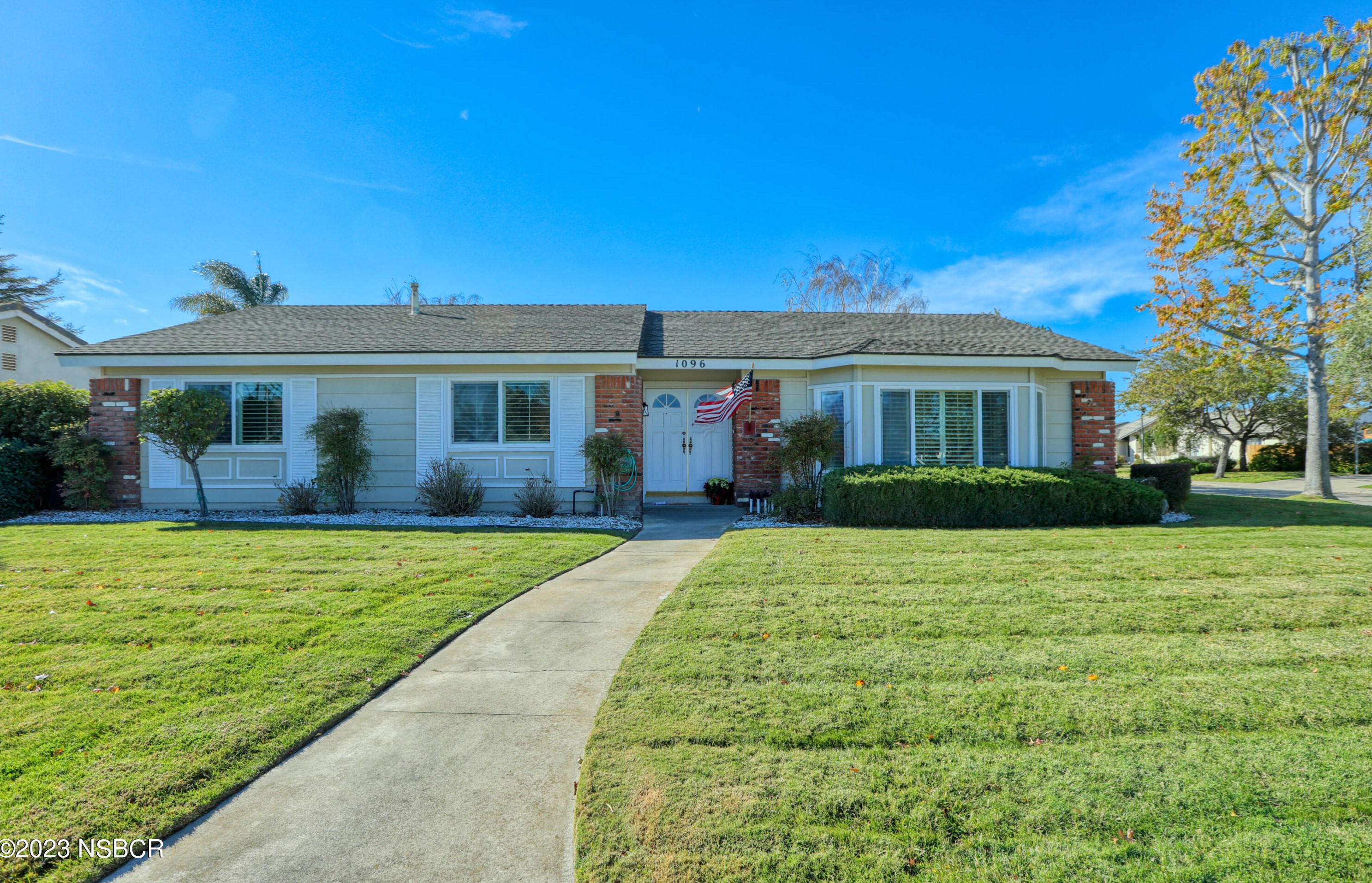 1096 Foxenwood Dr, Santa Maria, CA 93455