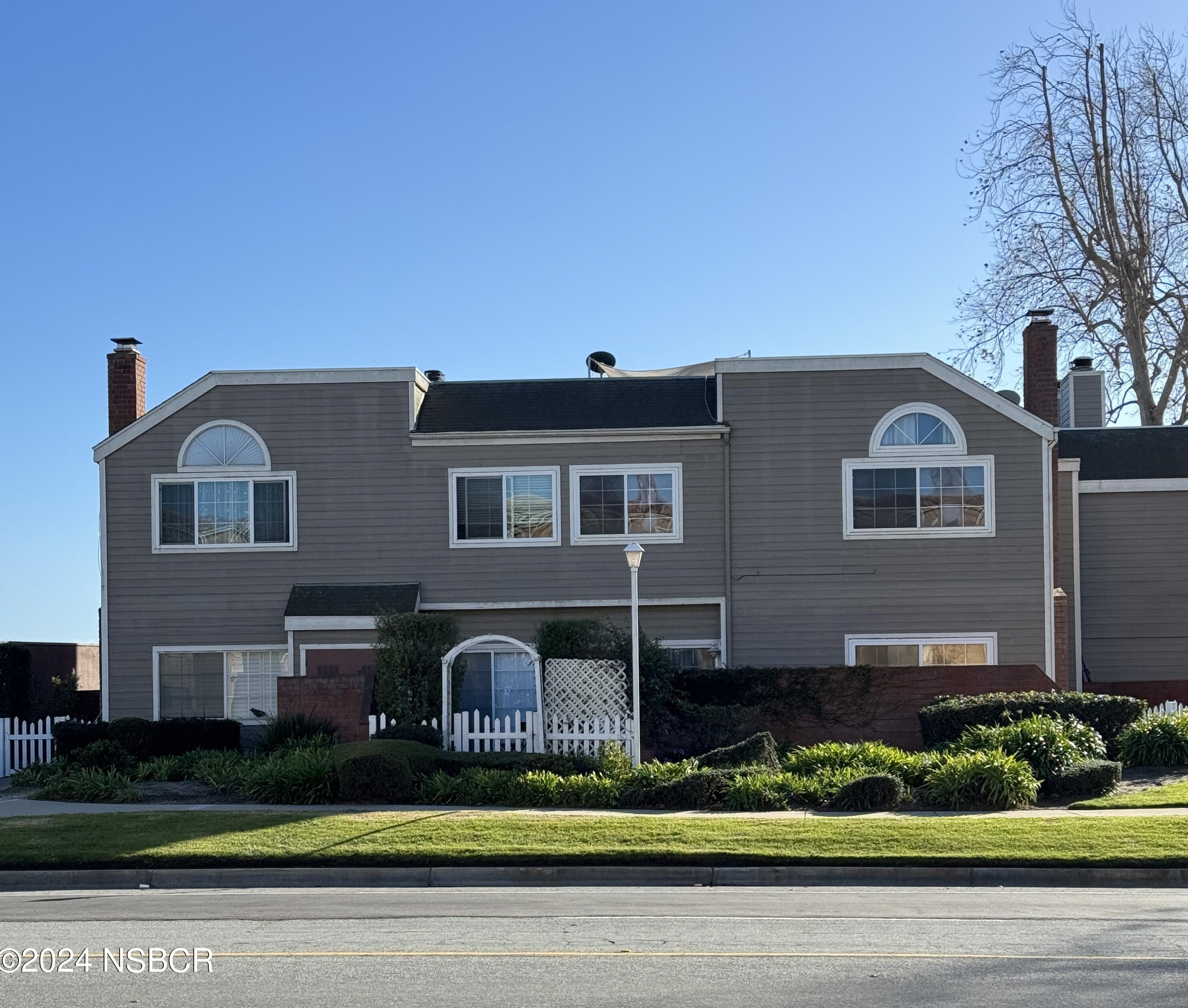 2453 Country Ln, Santa Maria, CA 93455