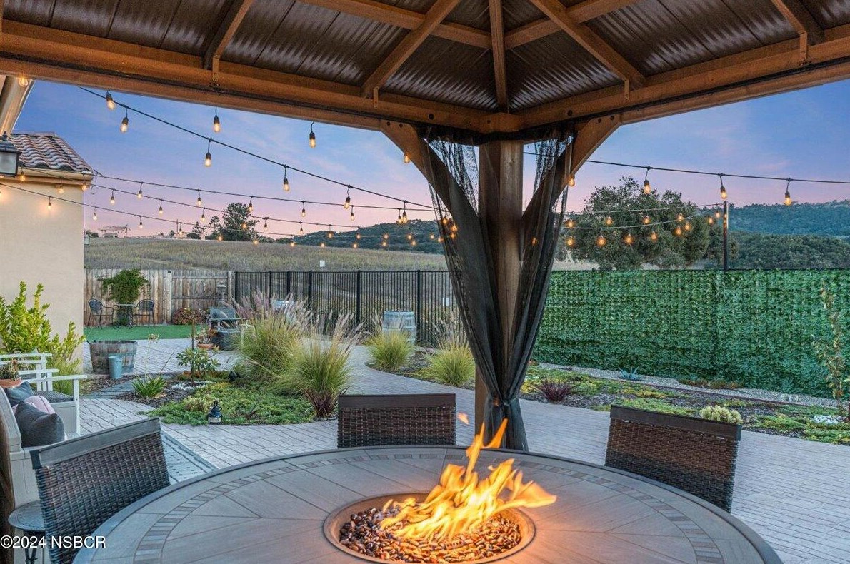 1220 Sage Crest Dr, Santa Maria, CA 93455