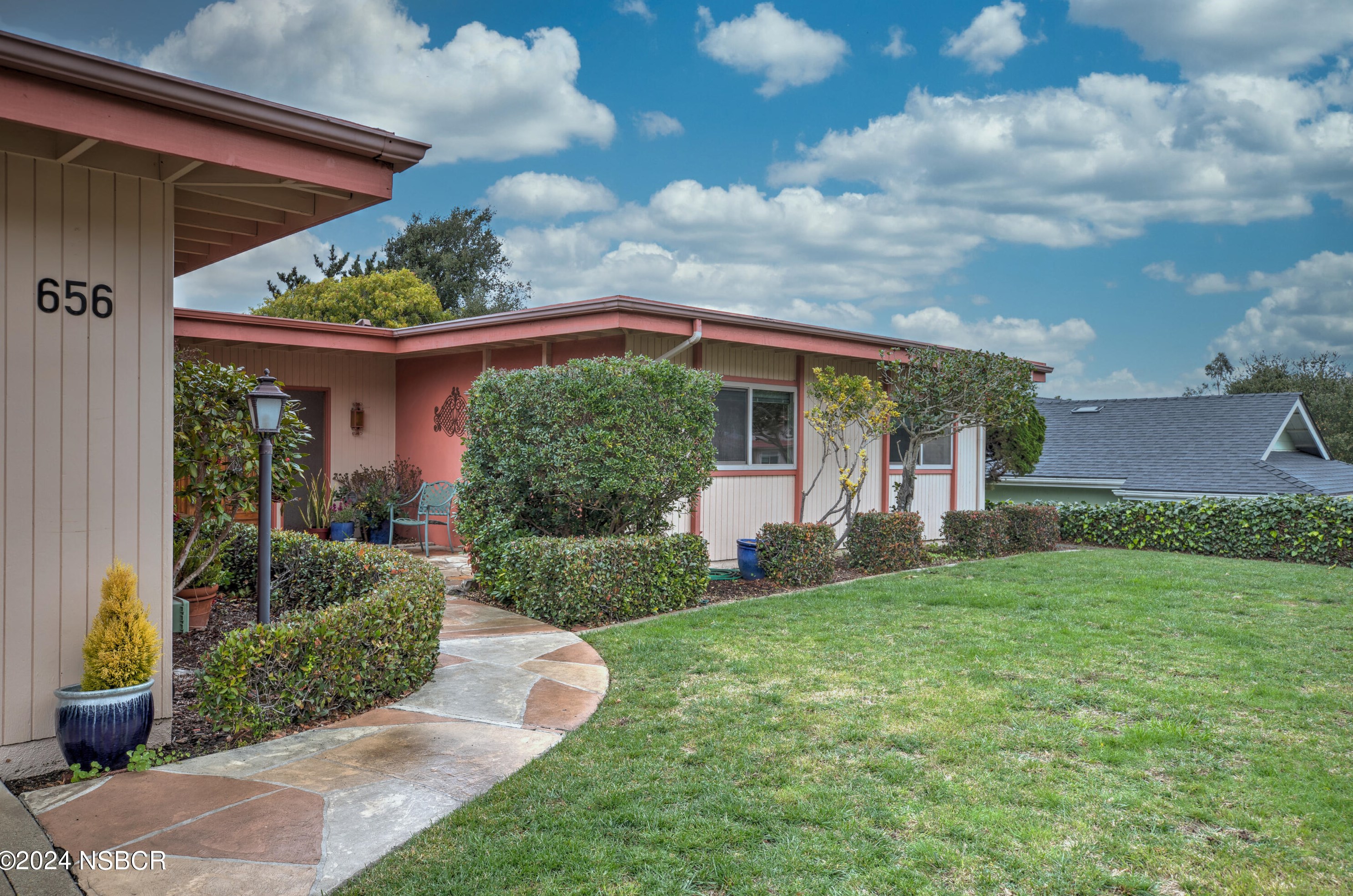 656 University Dr, Lompoc, CA 93436
