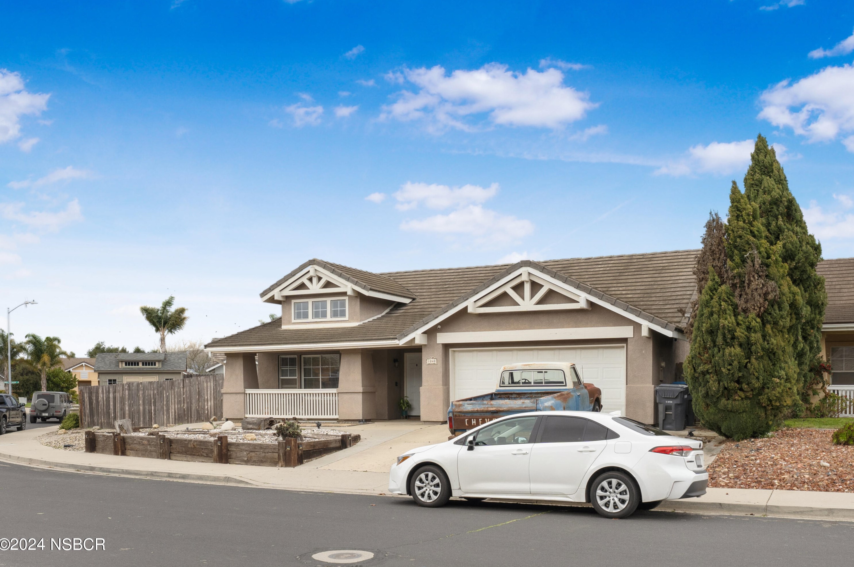 1040 Armstrong St, Lompoc, CA 93436-8252