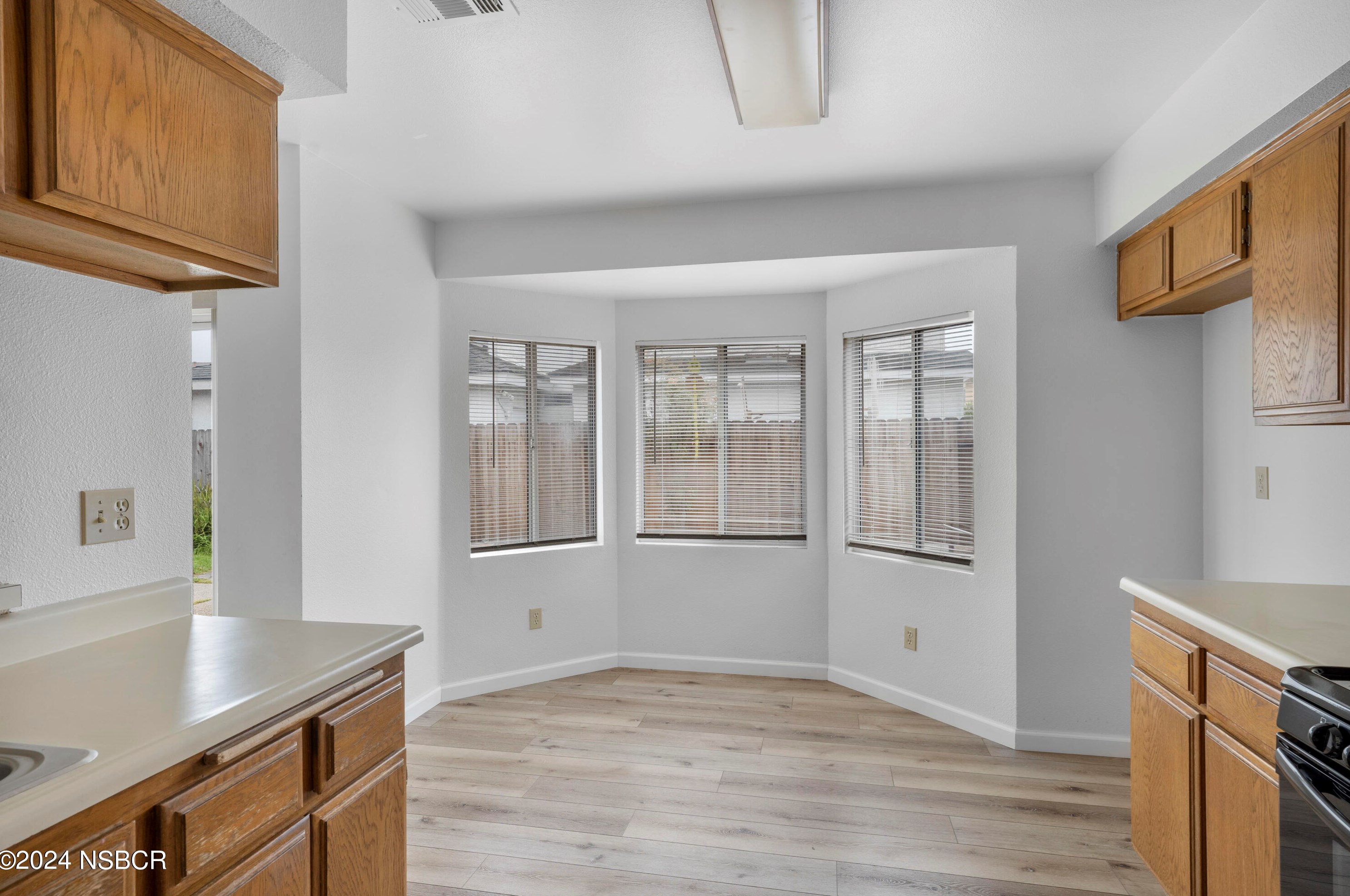 1413 Vlg Mdw Dr, Lompoc CA 93436-8245 exterior