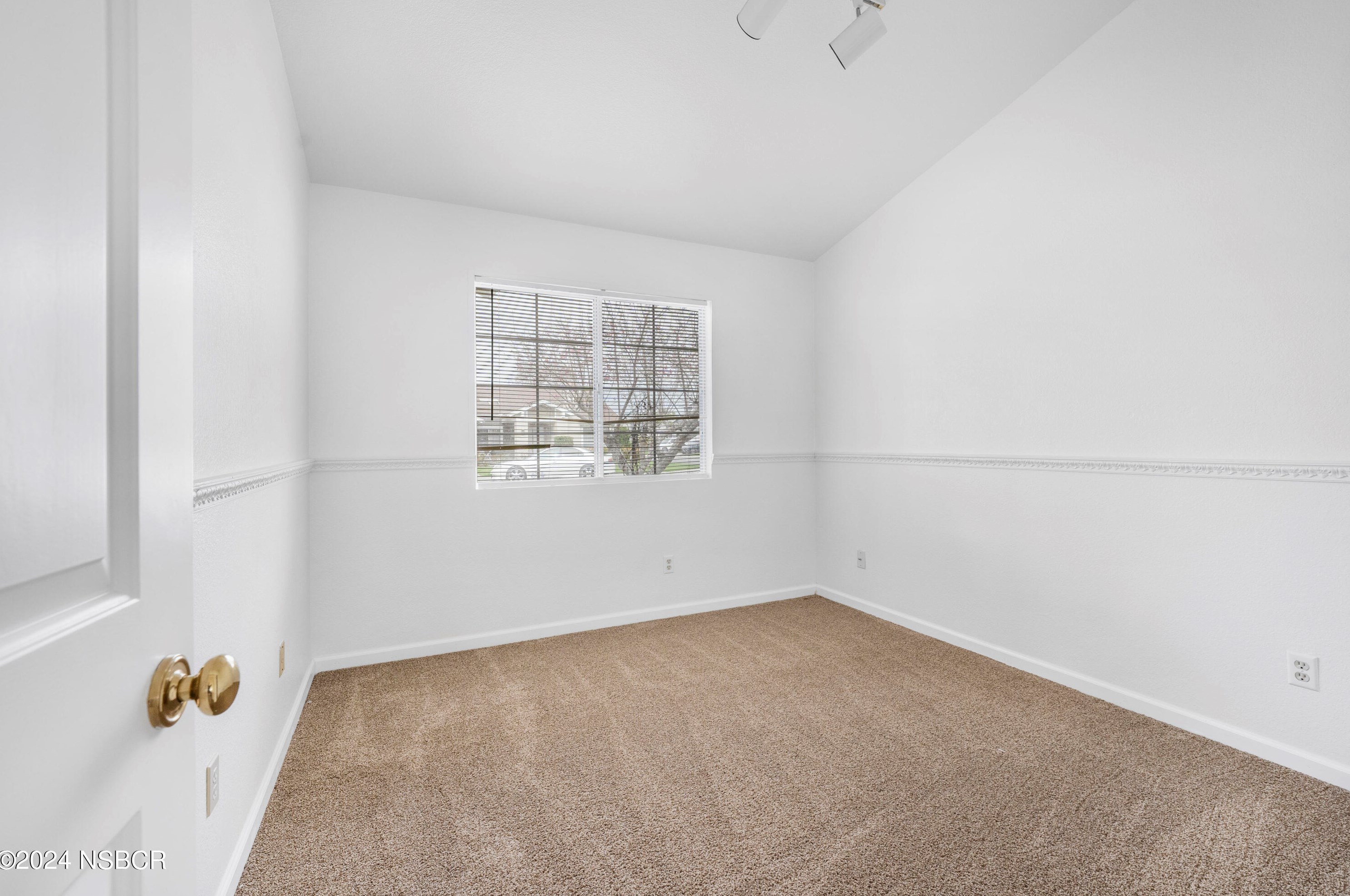 1413 Vlg Mdw Dr, Lompoc CA 93436-8245 exterior