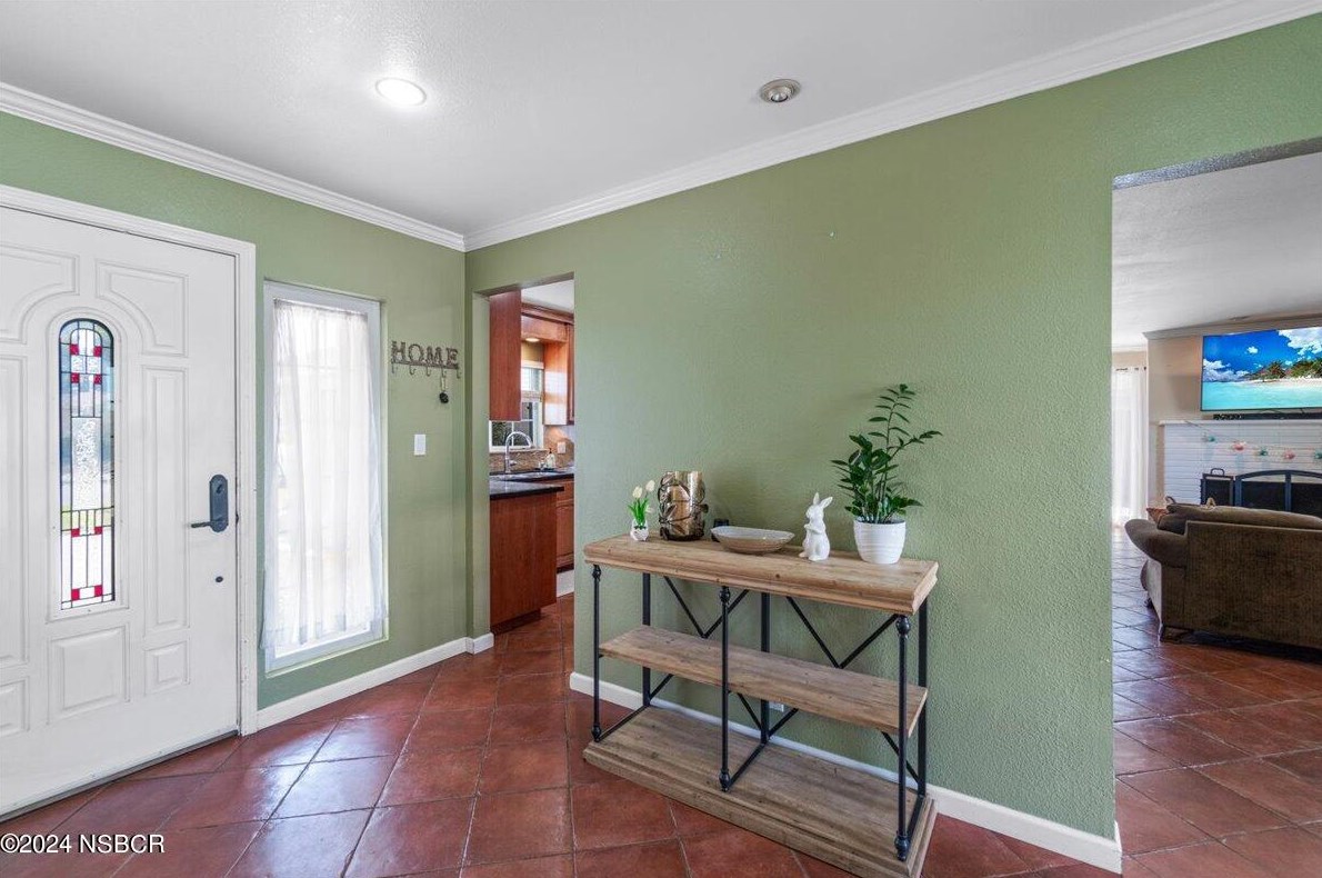 597 Fair Oaks Dr, Santa Maria, CA 93455