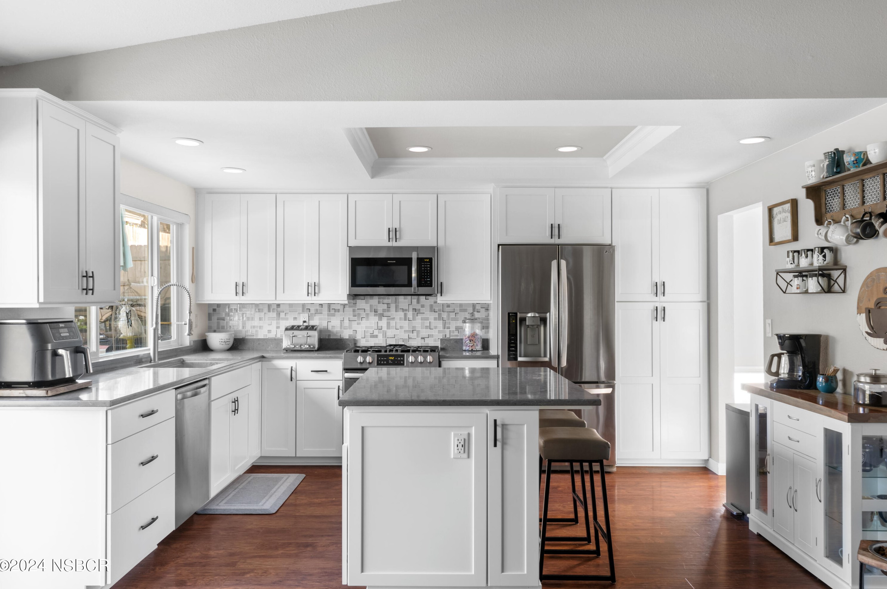 1038 Laurel Ct, Santa Maria CA  93455-3008 exterior