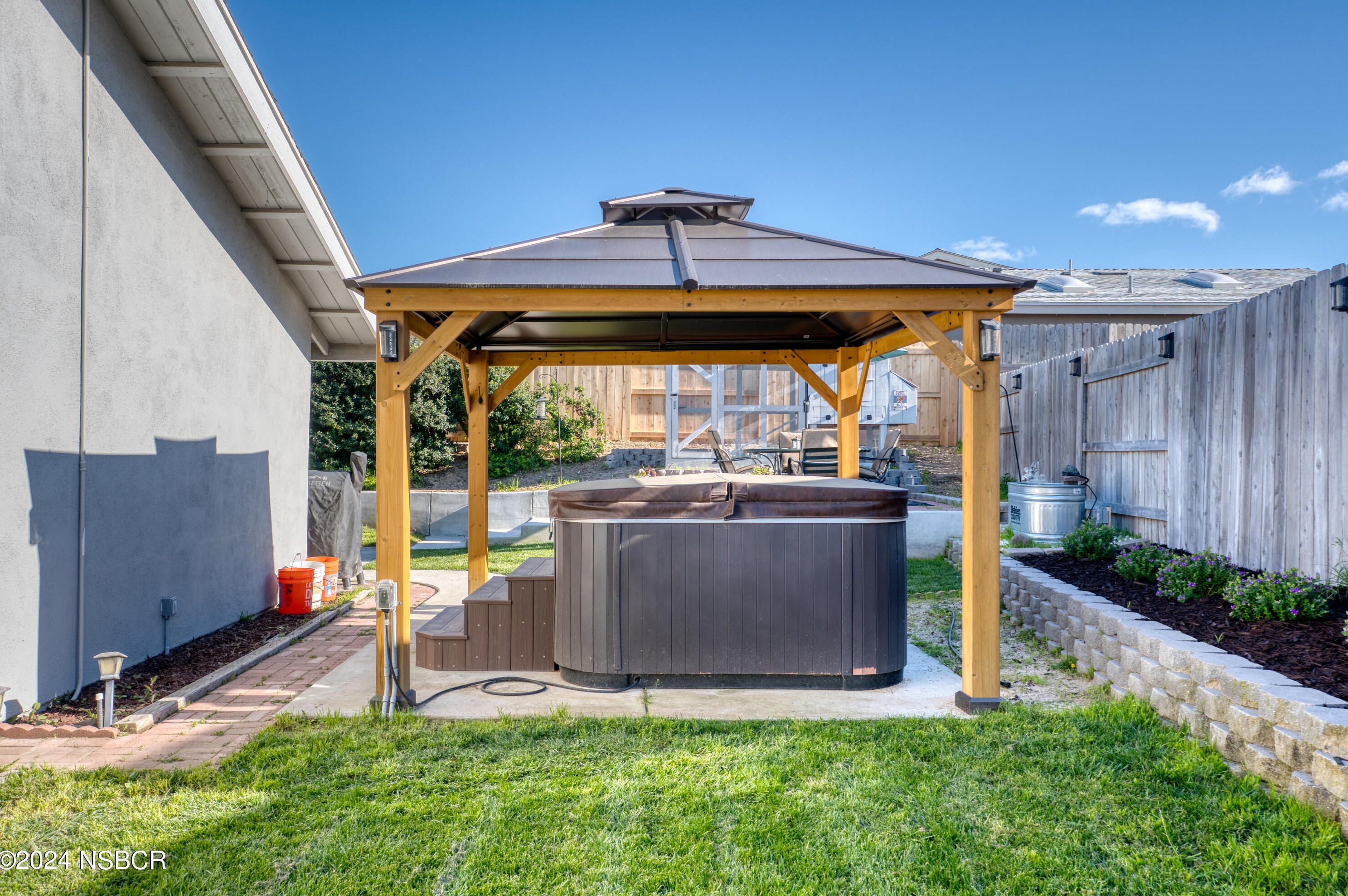 1038 Laurel Ct, Santa Maria CA  93455-3008 exterior