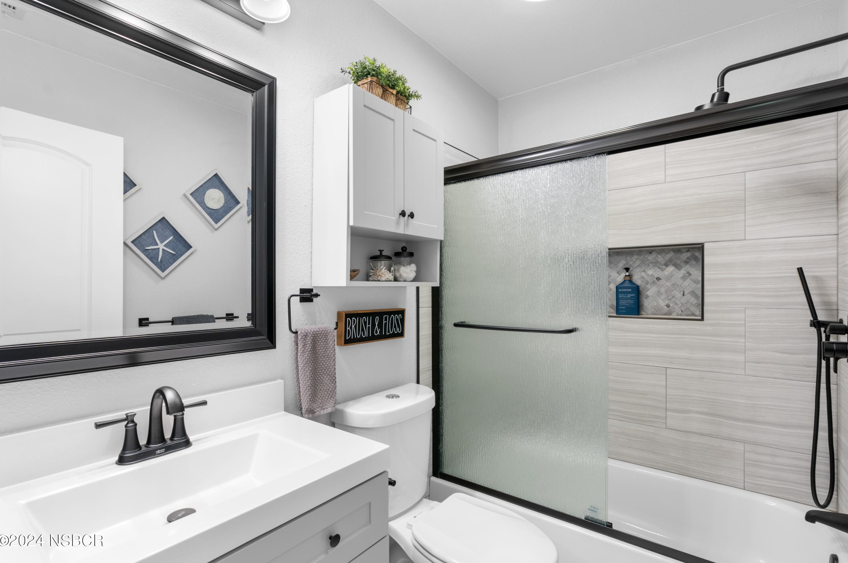 1038 Laurel Ct, Santa Maria CA  93455-3008 exterior