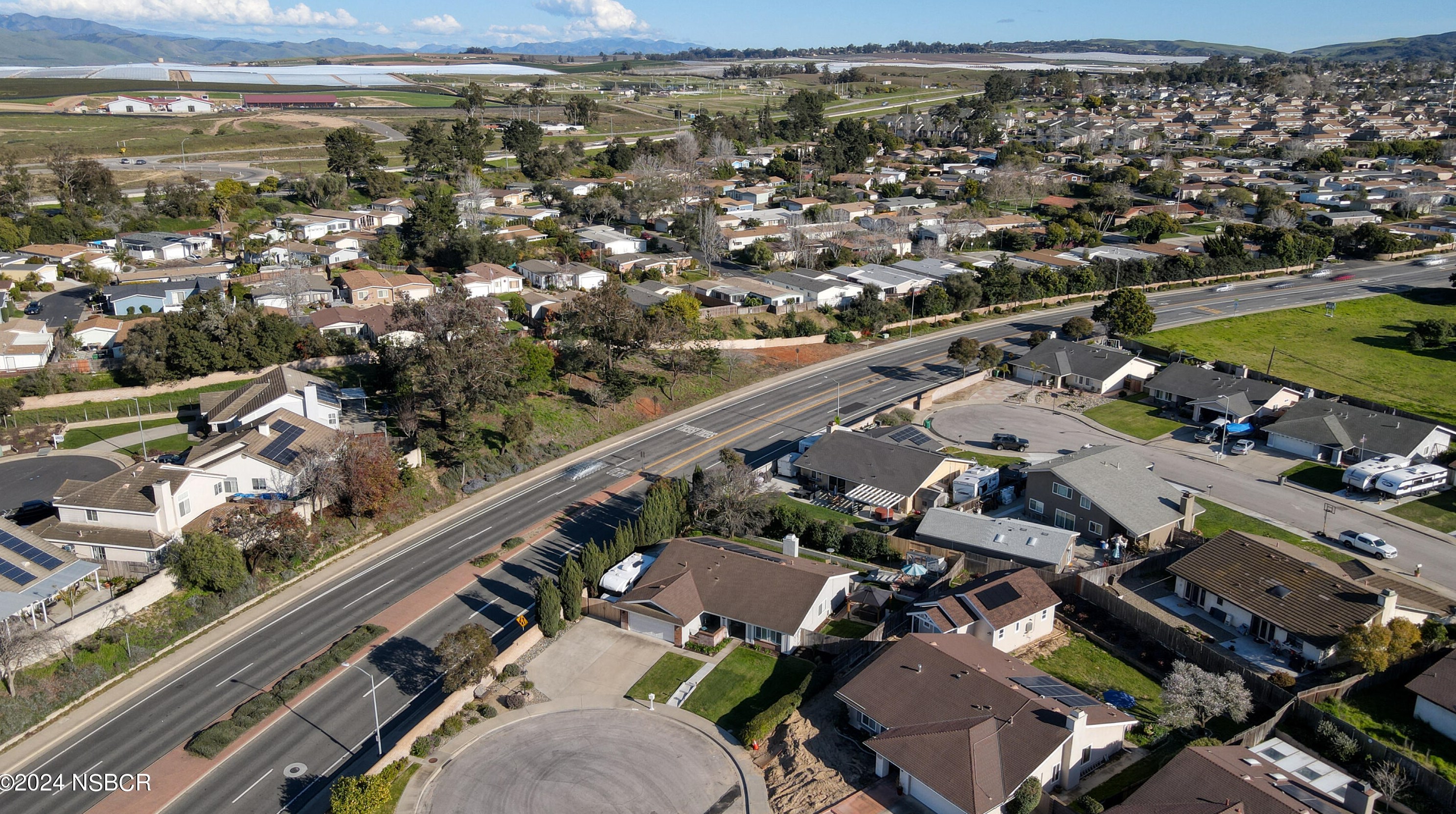 1038 Laurel Ct, Santa Maria CA  93455-3008 exterior