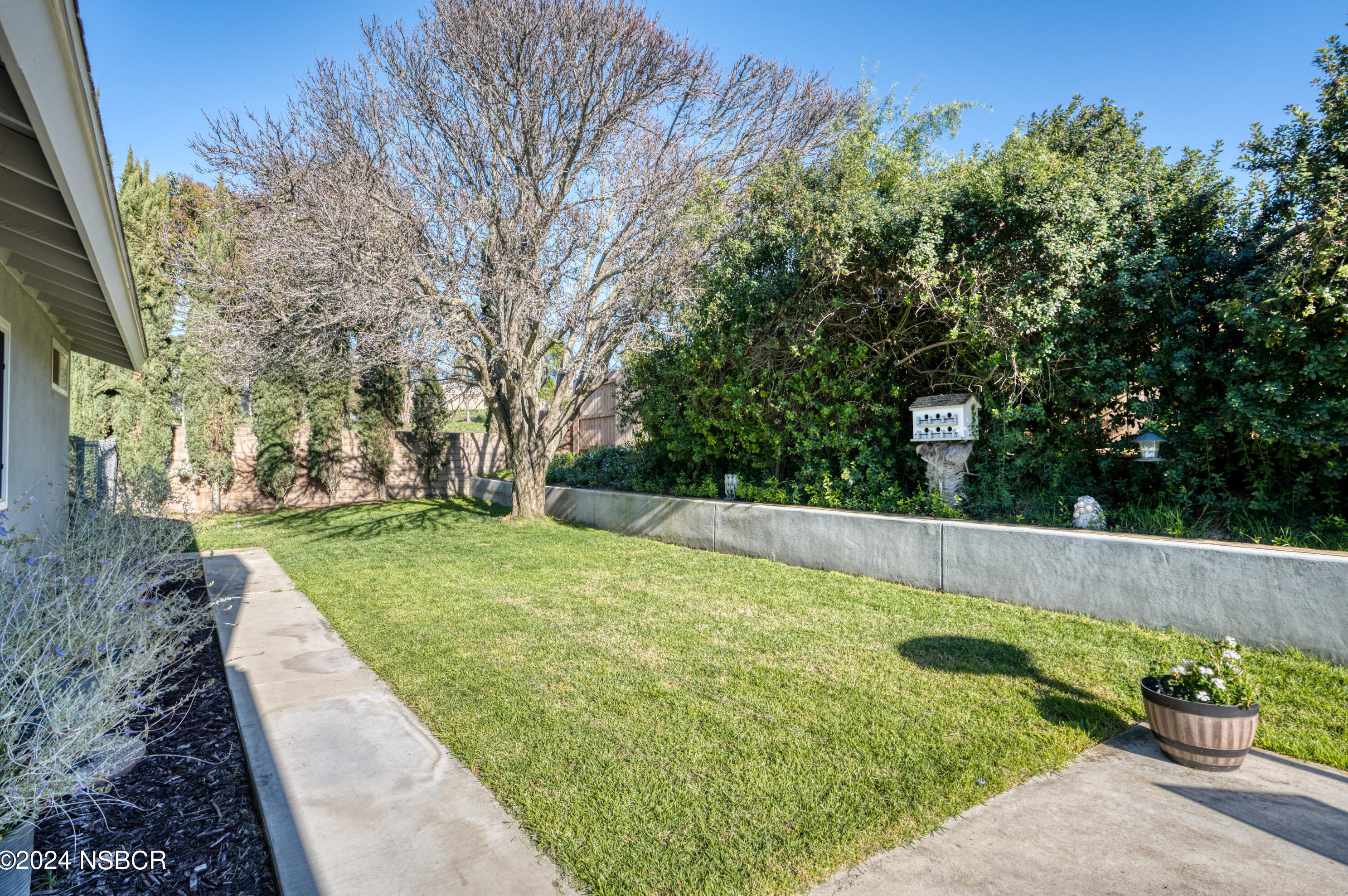 1038 Laurel Ct, Santa Maria CA  93455-3008 exterior