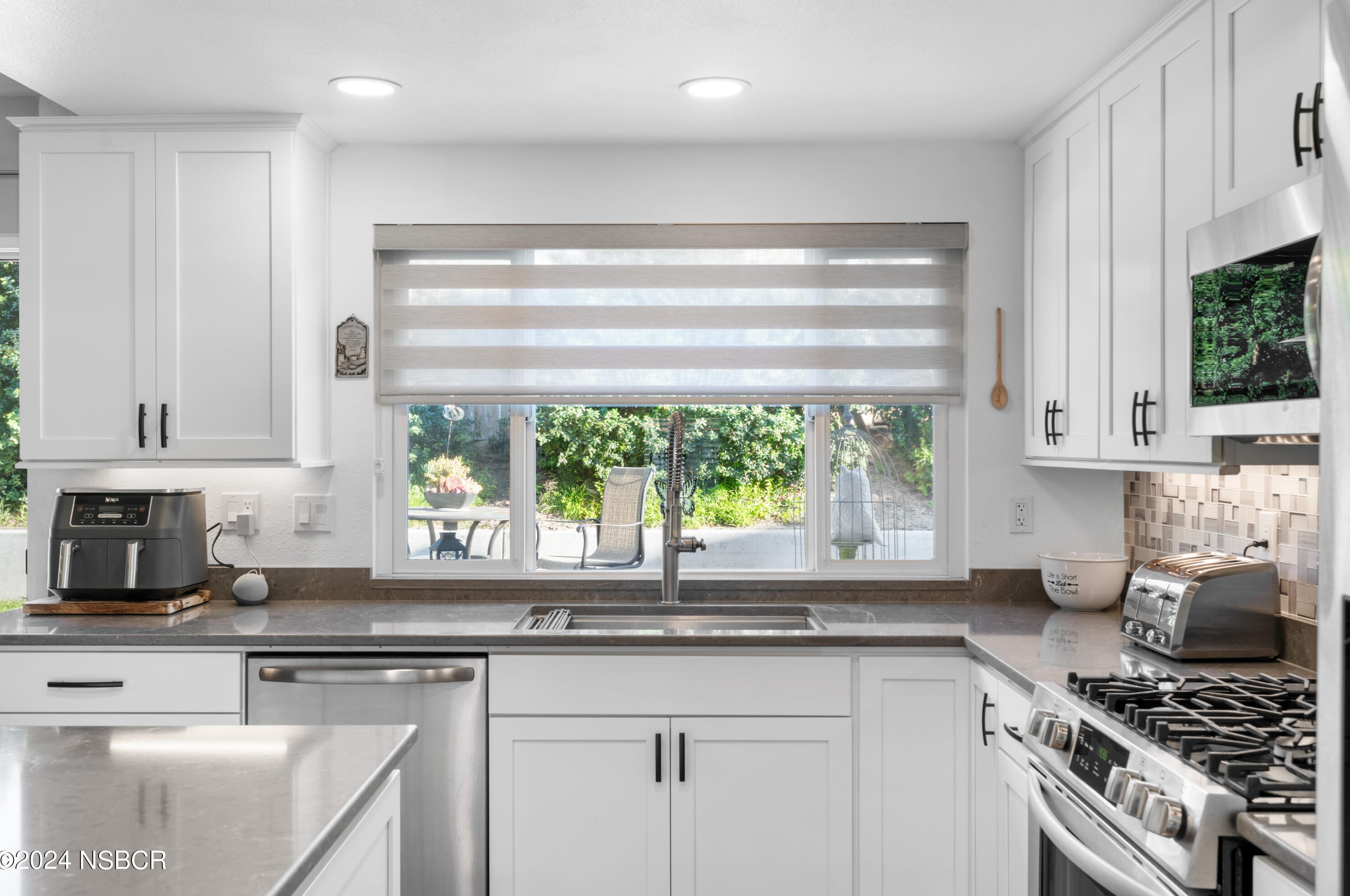 1038 Laurel Ct, Santa Maria CA  93455-3008 exterior