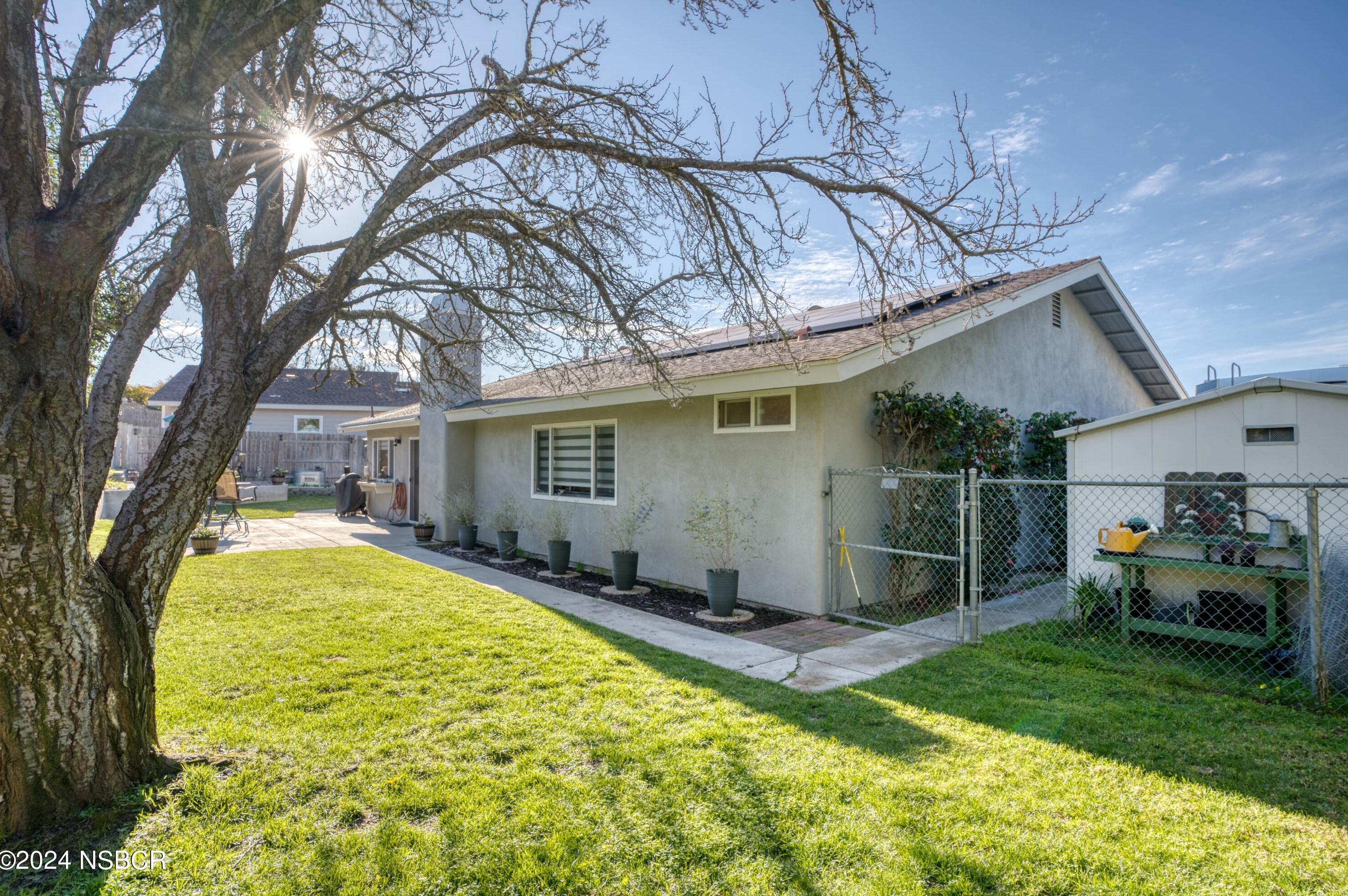 1038 Laurel Ct, Santa Maria CA  93455-3008 exterior