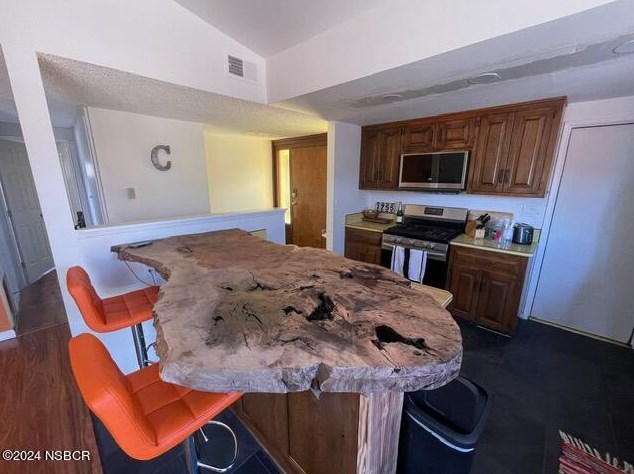 1755 Calle Lindero, Lompoc CA 93436-1705 exterior