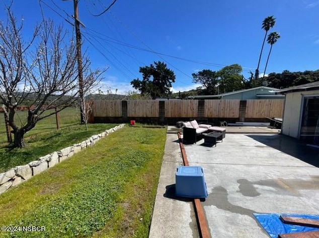1755 Calle Lindero, Lompoc CA 93436-1705 exterior