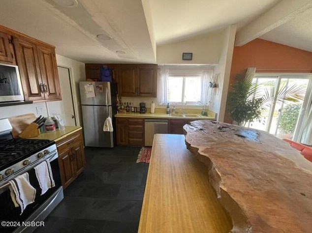 1755 Calle Lindero, Lompoc CA 93436-1705 exterior