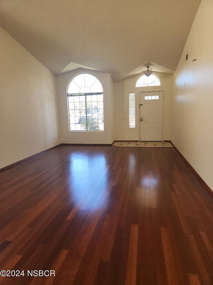 1333 Eastbrook Dr, Lompoc, CA 93436-8116