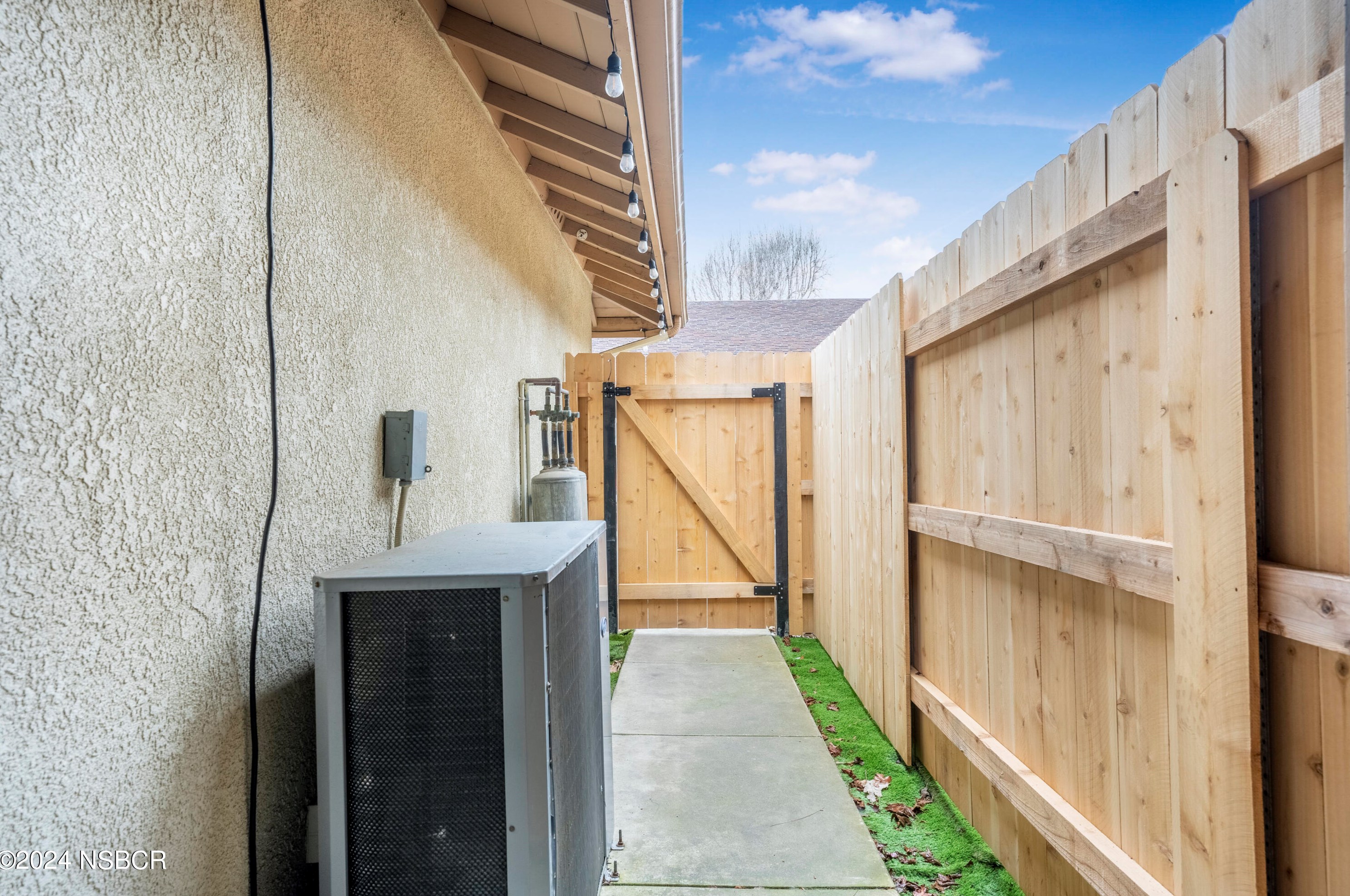 280 Village Cir Dr, Lompoc, CA 93436