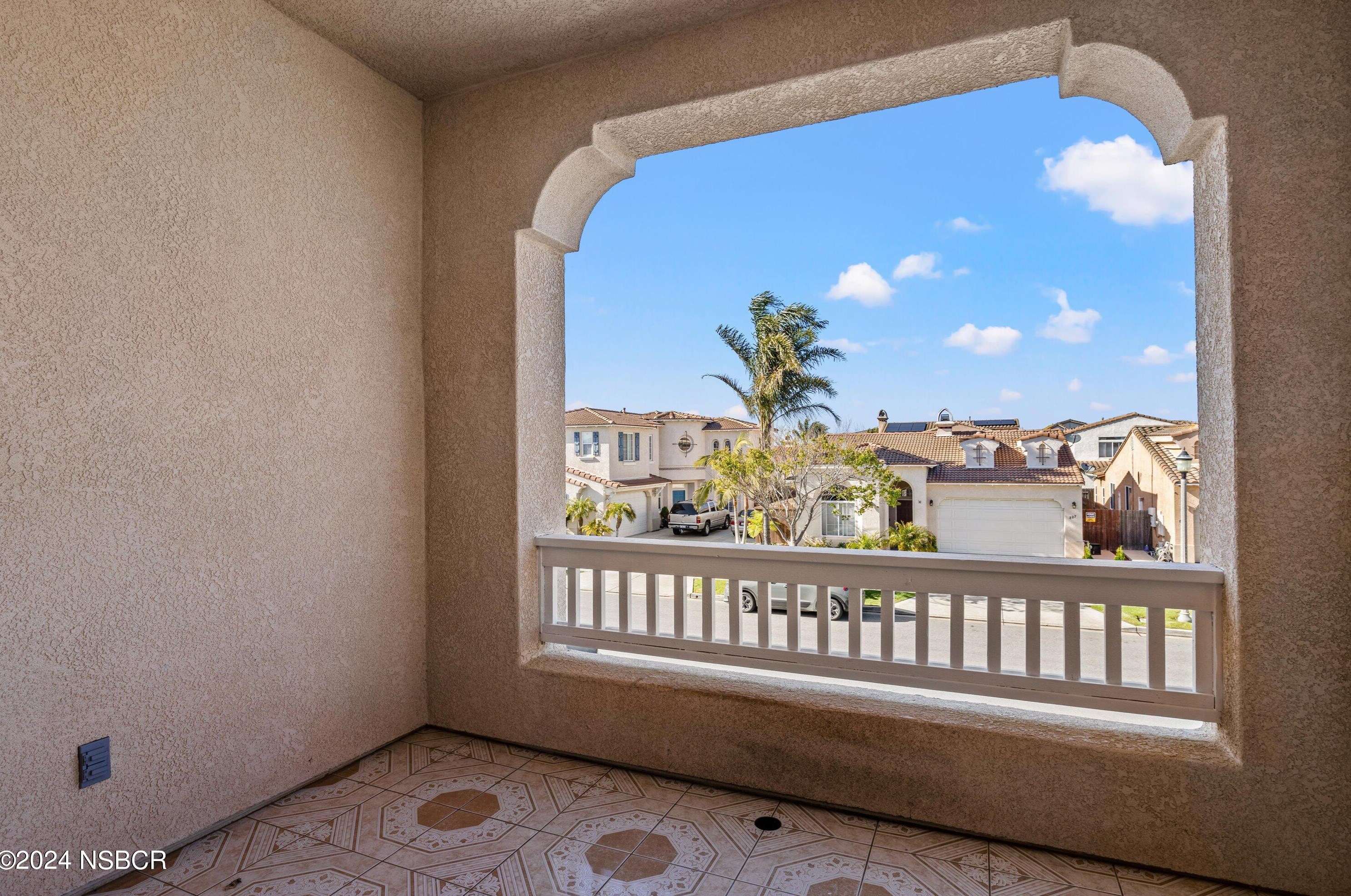 808 Damask Ct, Santa Maria, CA 93458