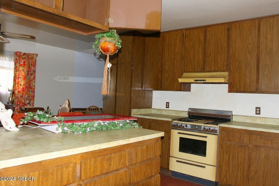1103 Rosewood Dr, Santa Maria, CA 93458