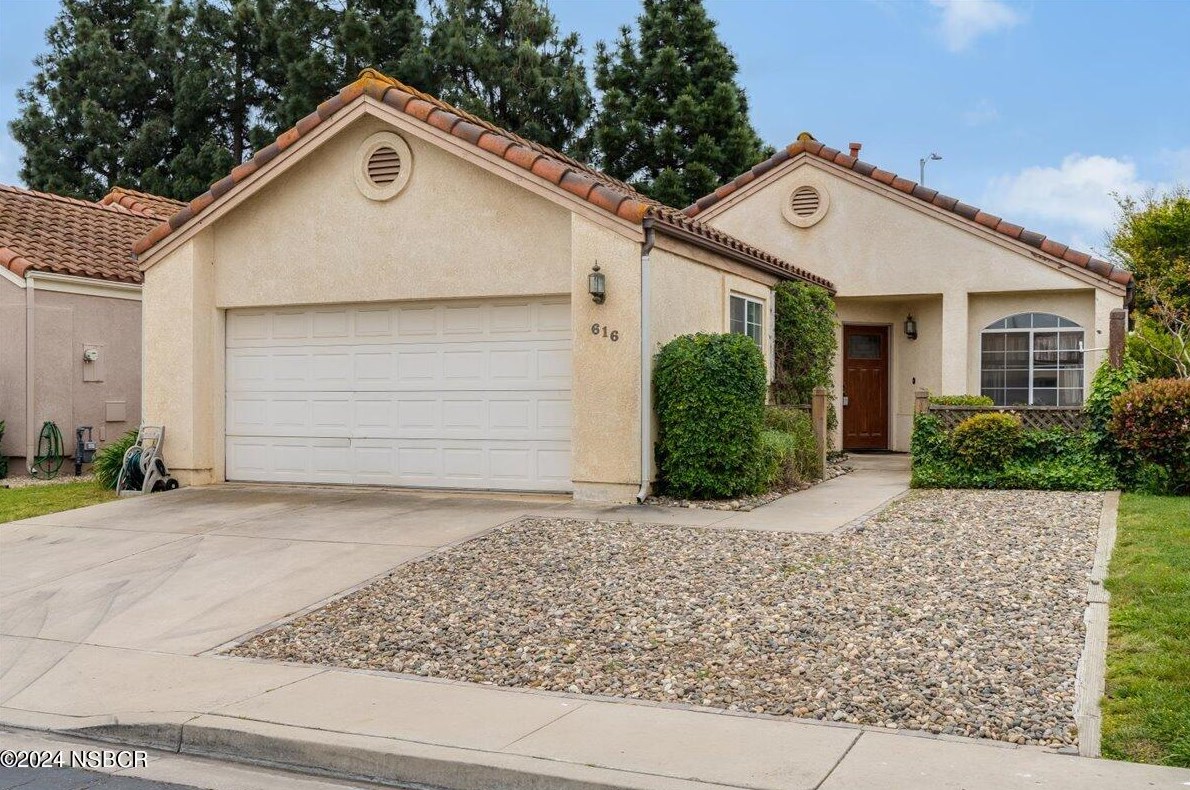 616 Hawthorn St, Santa Maria, CA 93458