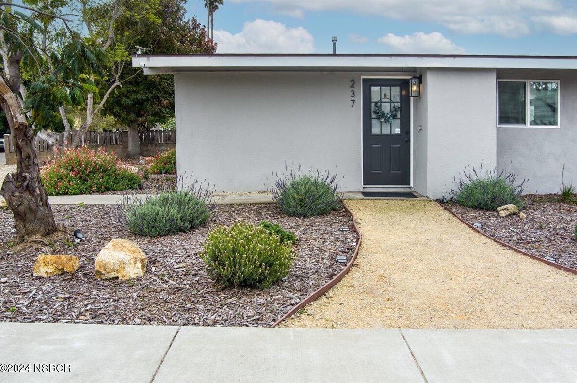 237 M St, Lompoc, CA 93436-5828