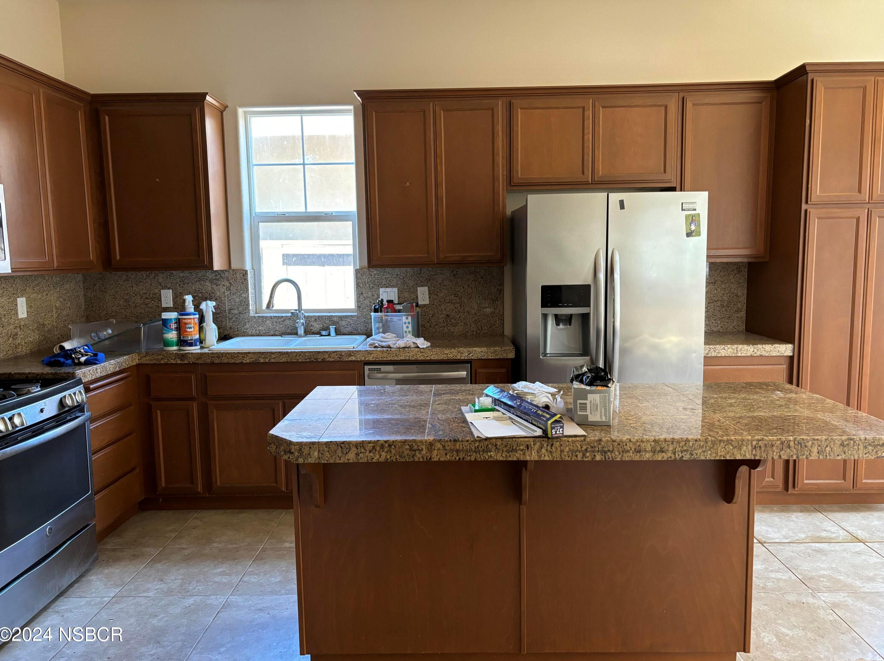 1335 Dolcetto Ln, Santa Maria, CA 93458-6326