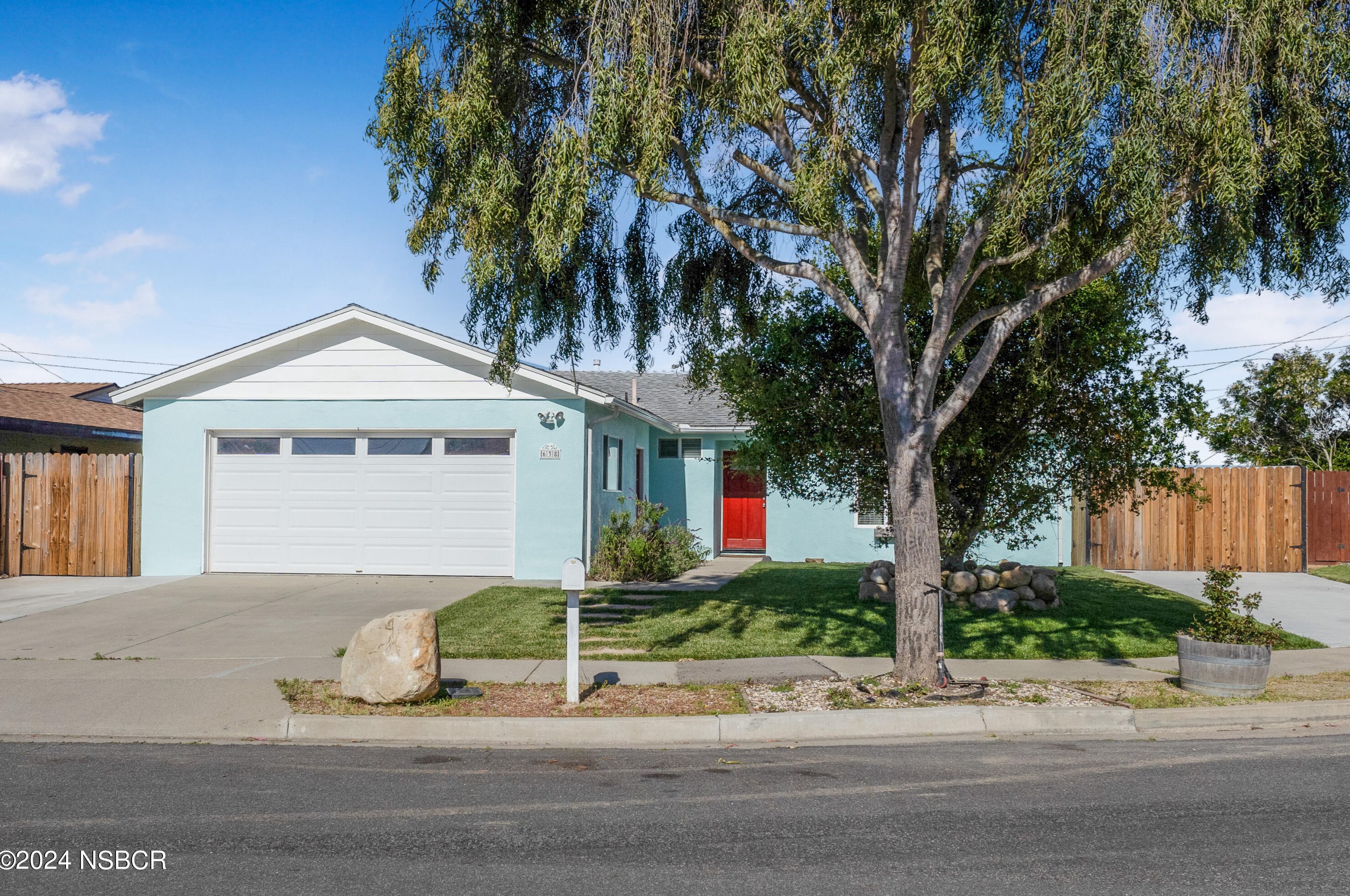 638 Moonglow Rd, Lompoc, CA 93436-1825