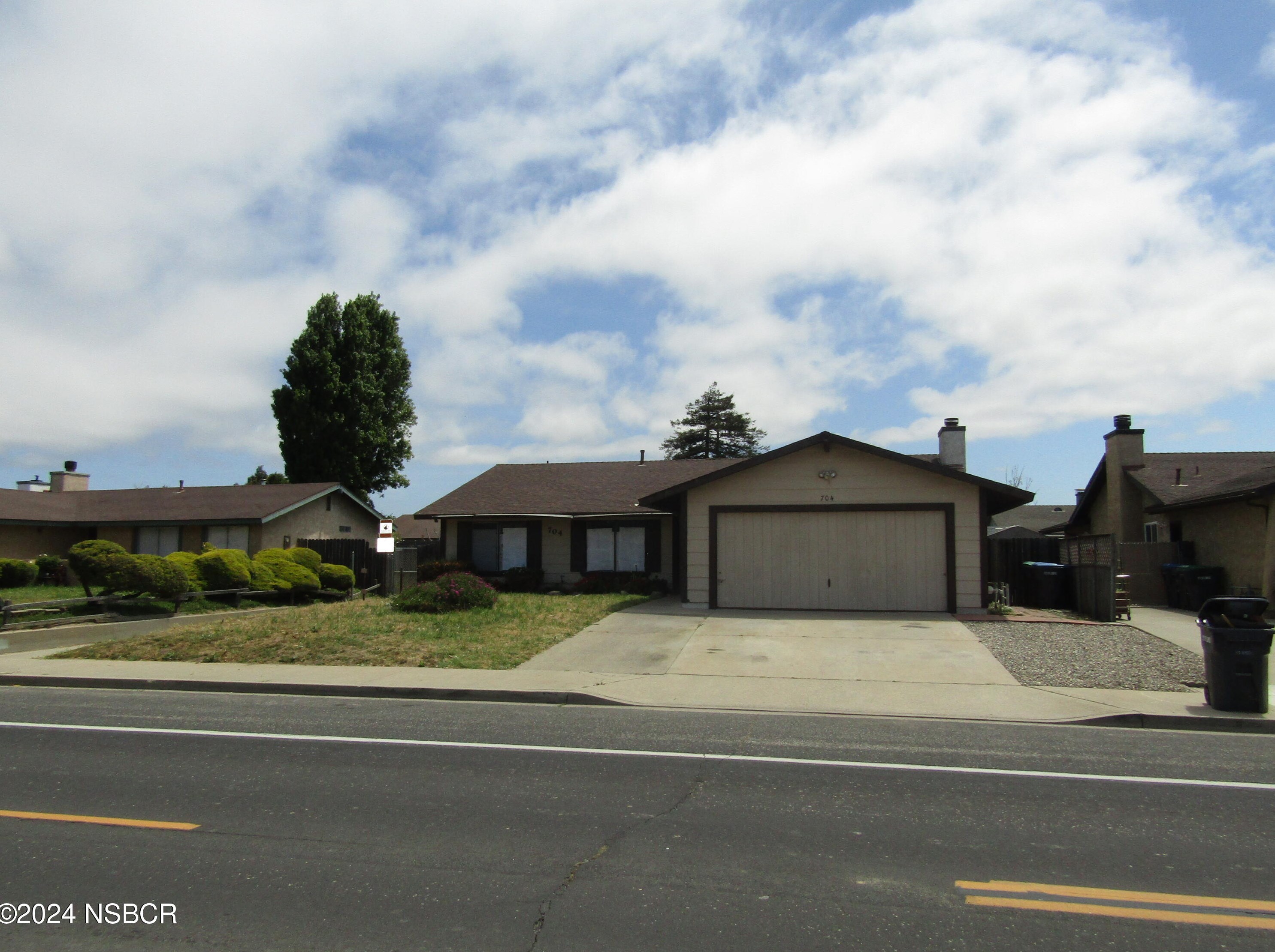 704 N Seventh St, Lompoc, CA 93436