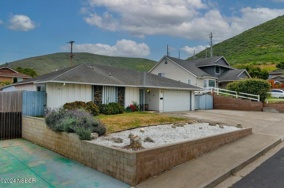 308 Princeton Pl, Lompoc, CA 93436-7131