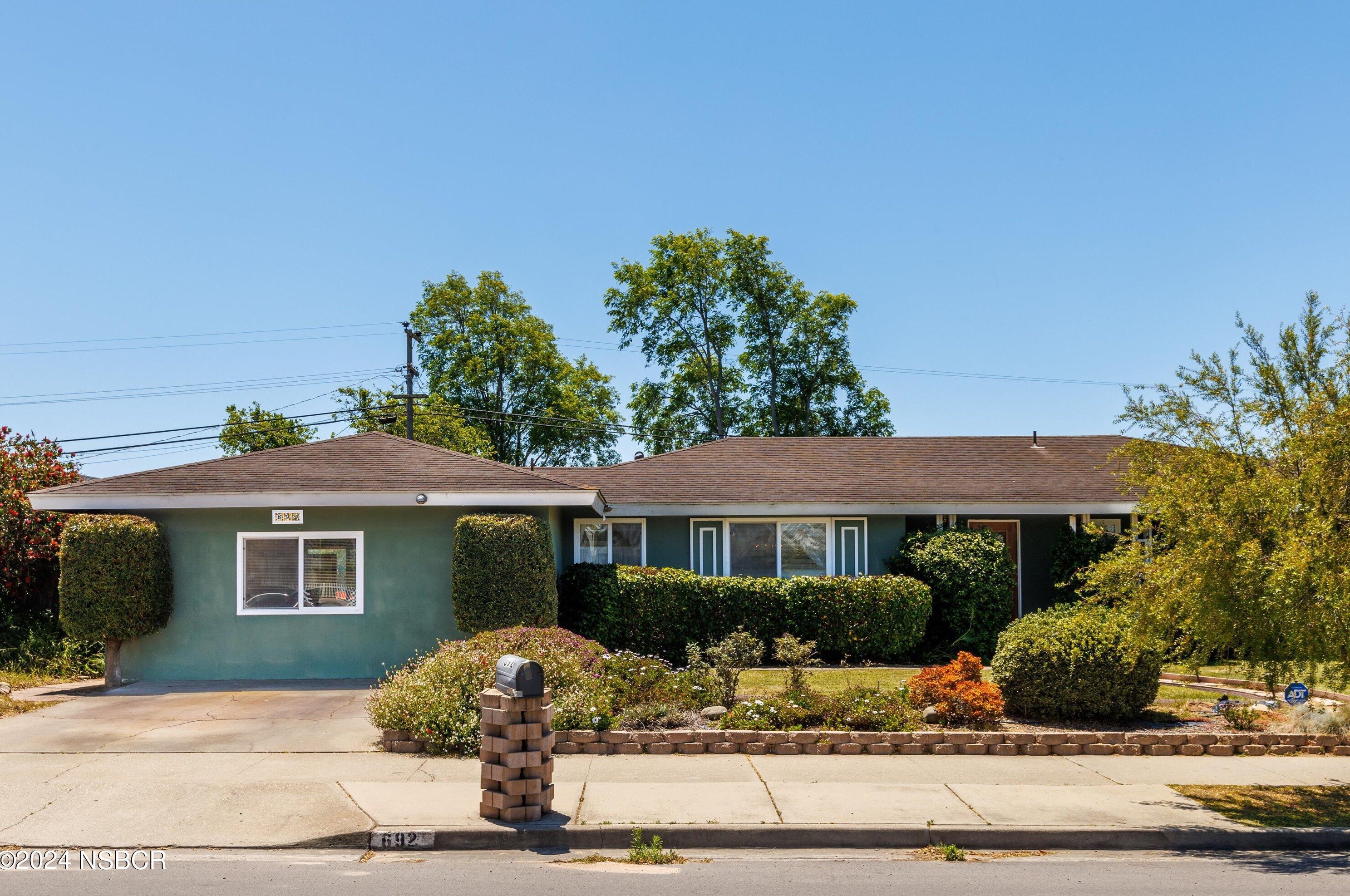 692 Patterson Rd, Santa Maria, CA 93455-4855
