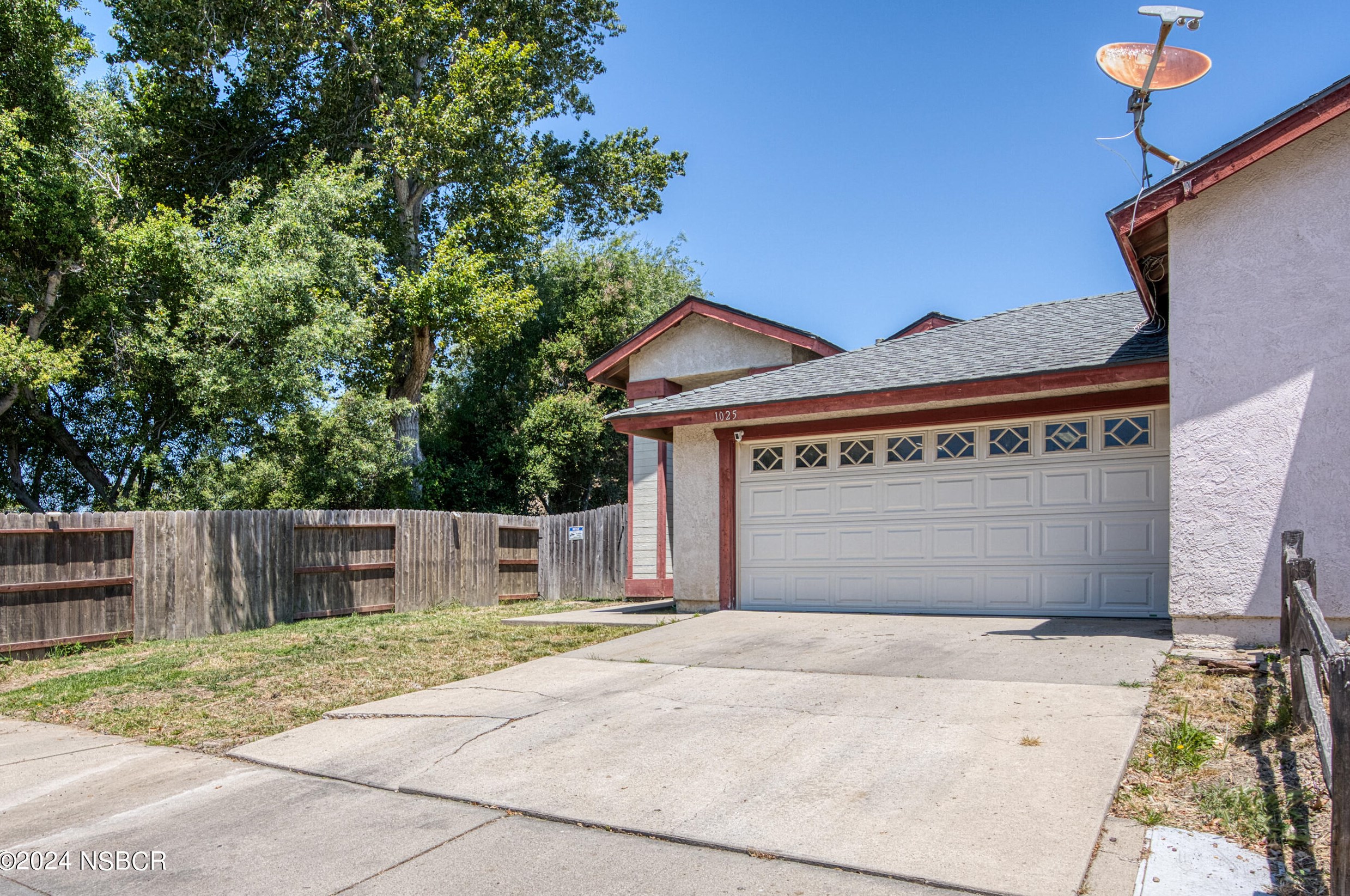 1025 Rock Rose Ln, Lompoc, CA 93436-3229