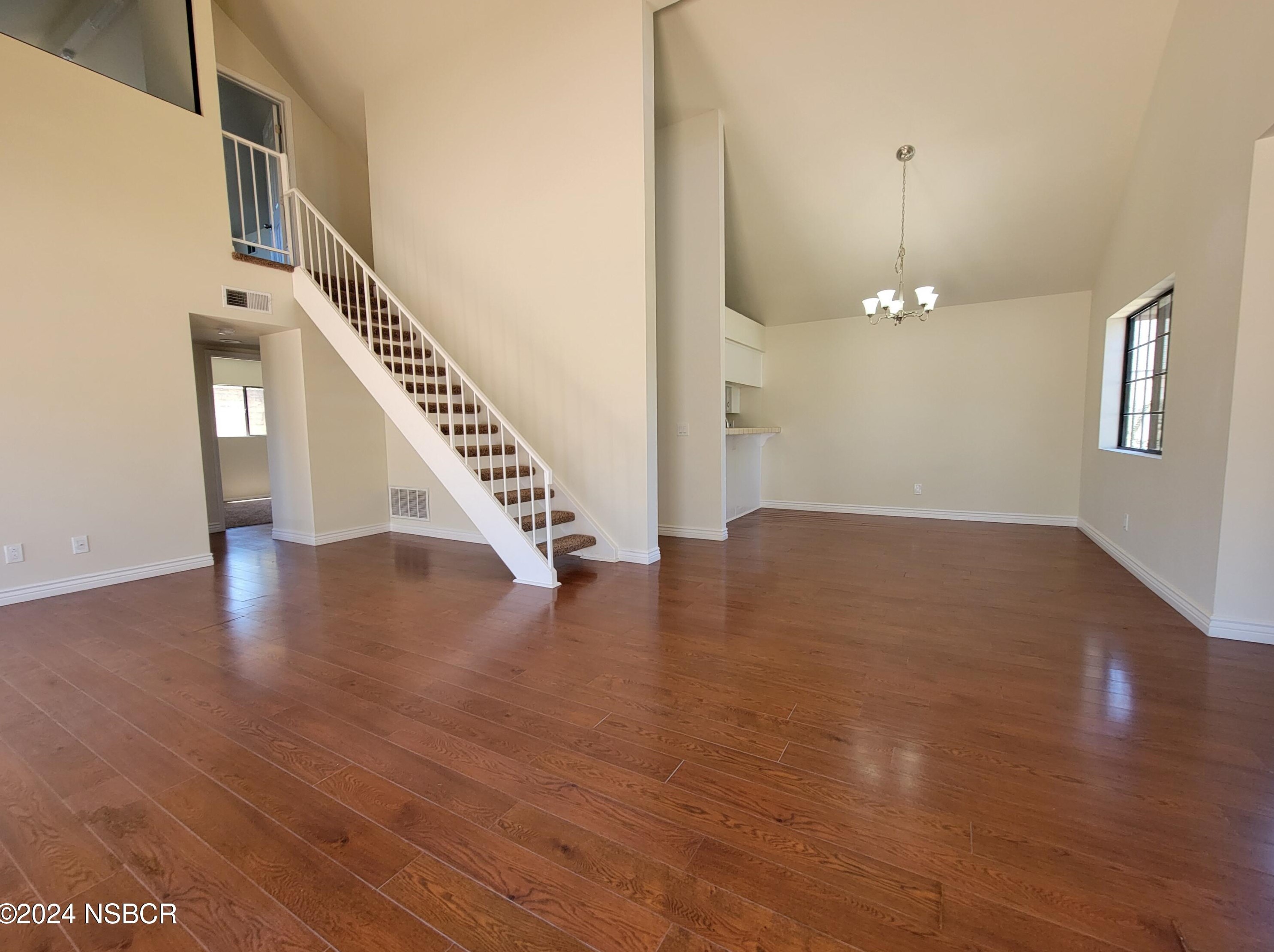 1425 Eagle Ct, Santa Maria, CA 93454-7243