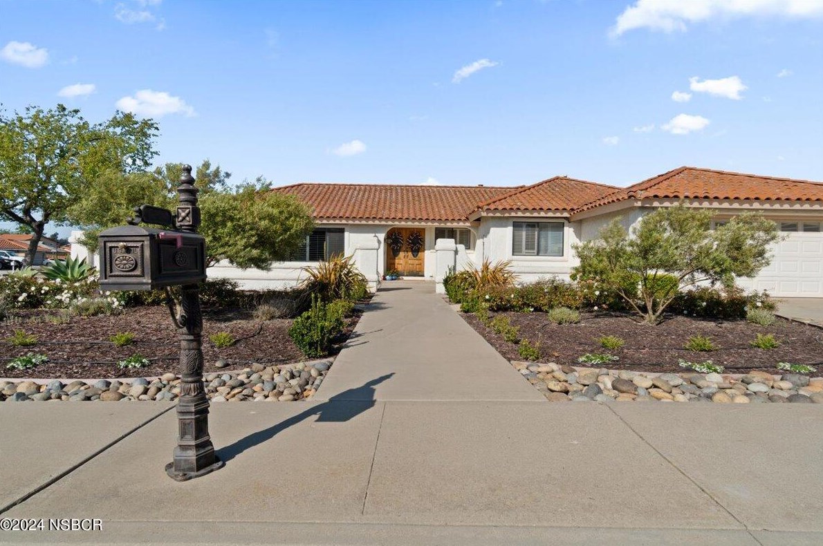 4330 Burlington Dr, Santa Maria, CA 93455-3533