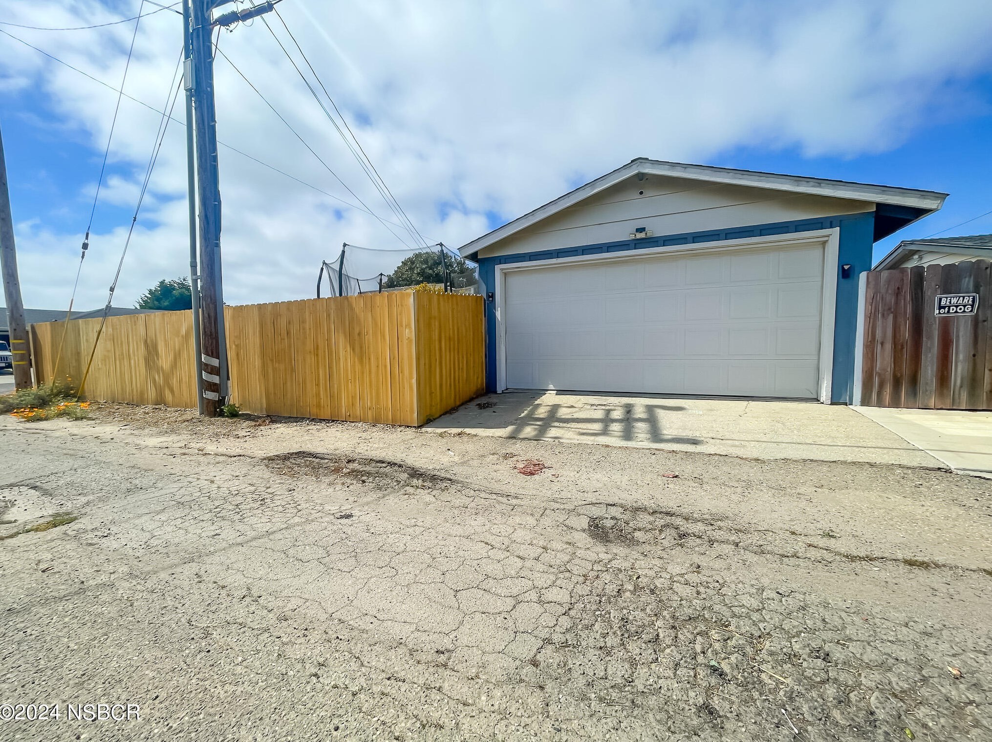 1536 Oak Ave, Lompoc CA  93436-3711 exterior