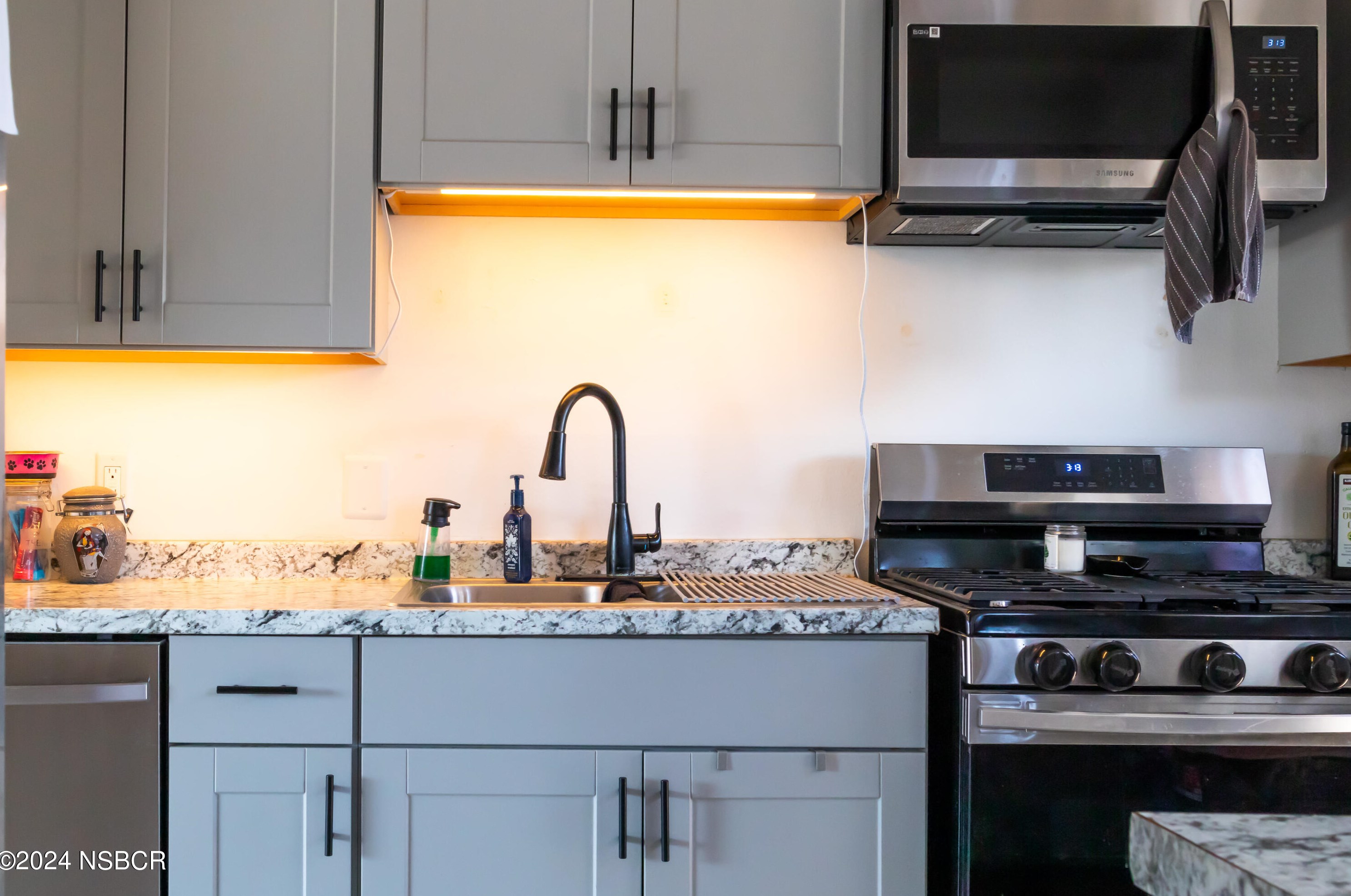 1536 Oak Ave, Lompoc CA  93436-3711 exterior