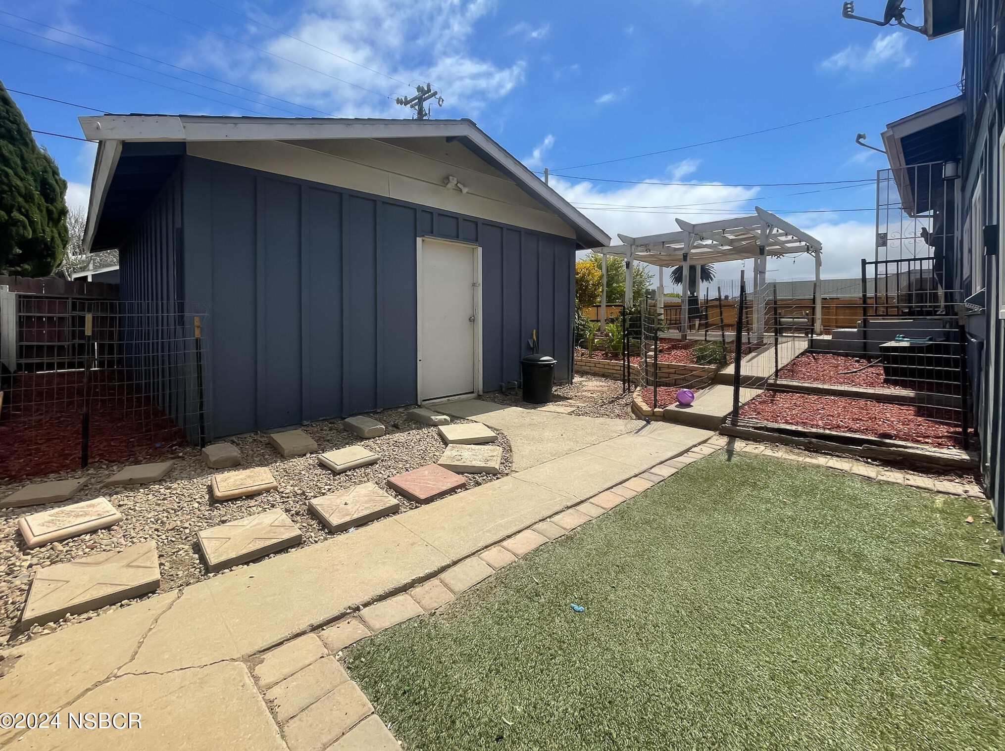 1536 Oak Ave, Lompoc CA  93436-3711 exterior