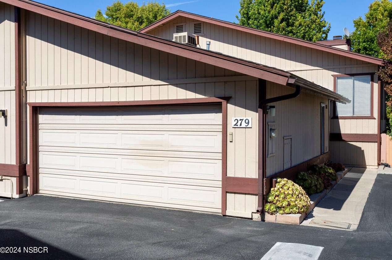 279 Hillcrest Dr, Pismo Beach, CA 93420